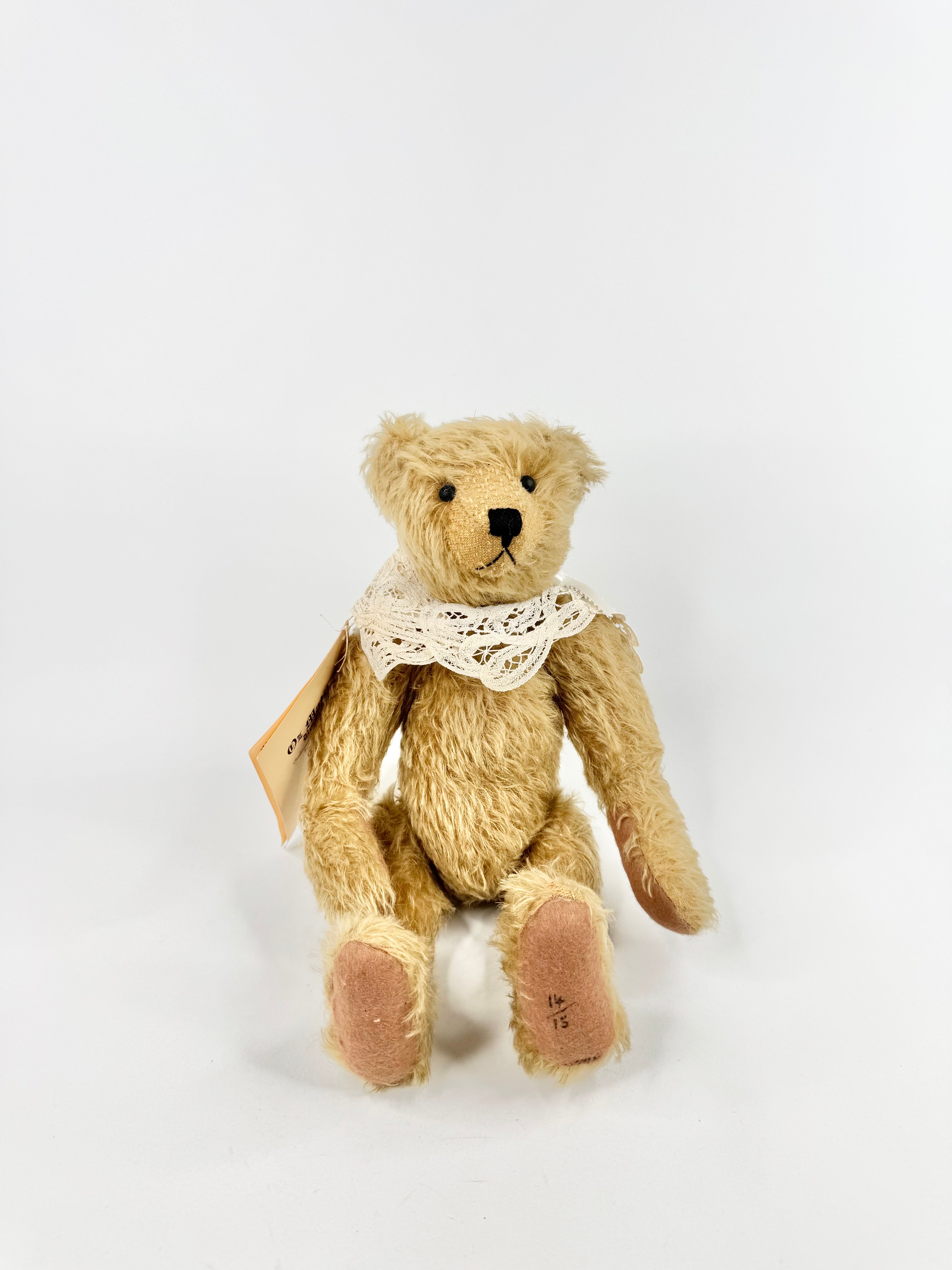 1999 Oz Matilda Bear Co 'Lily' Victorian Traditional Bear