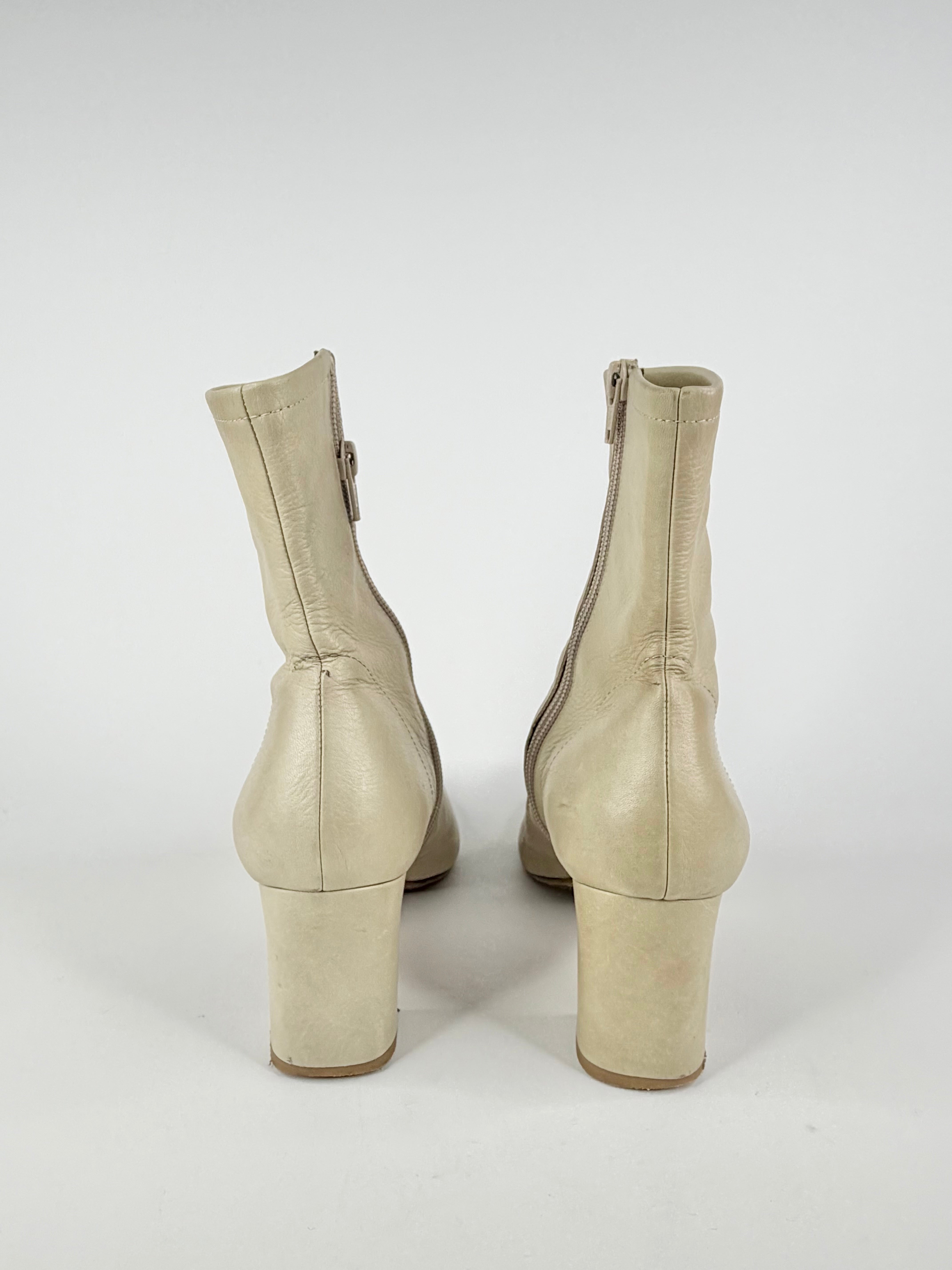 Sakias Cement Leather Ankle Boots - EU36