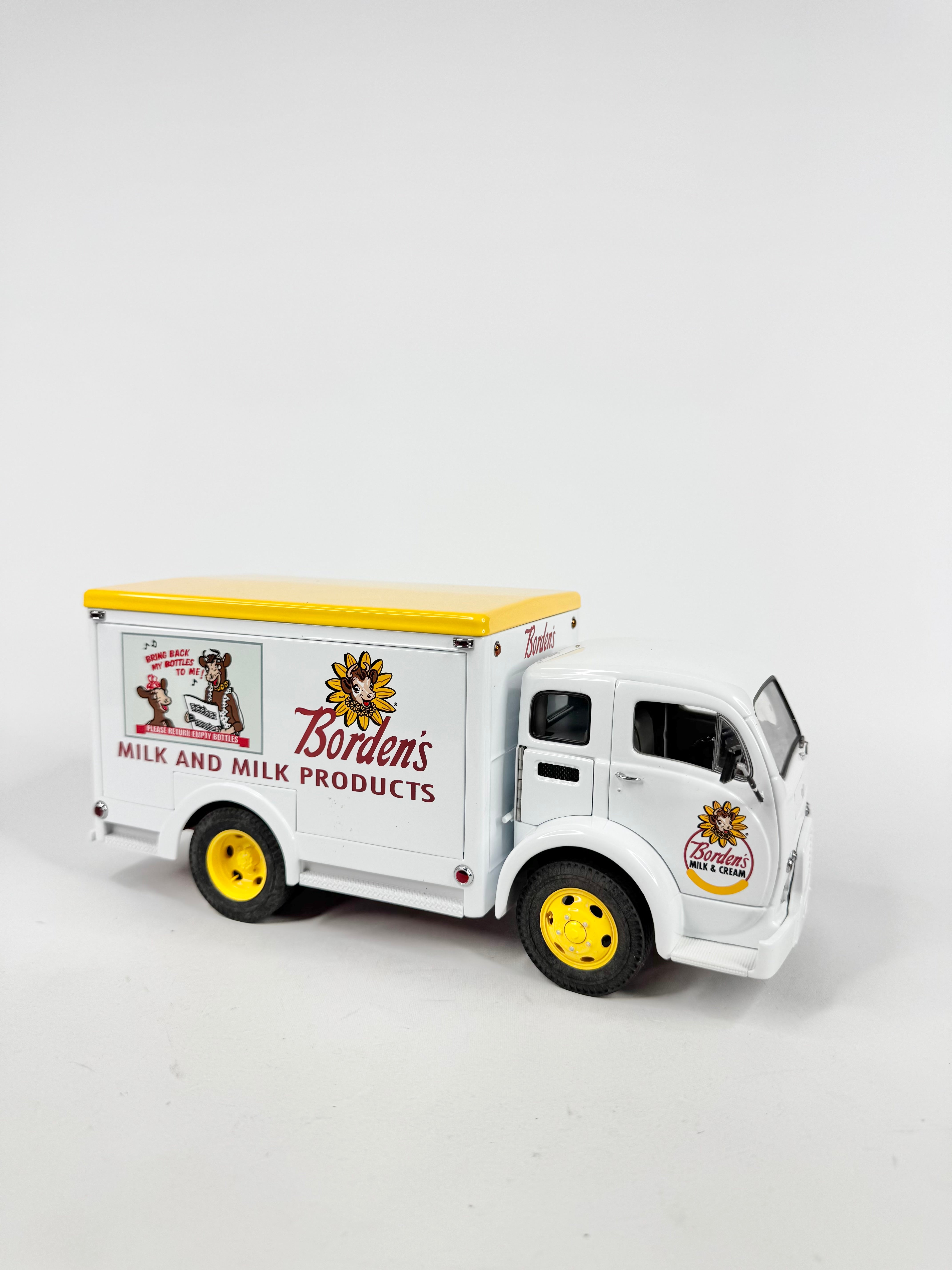 Danbury Mint 1955 Borden's Milk Truck Collectable Model