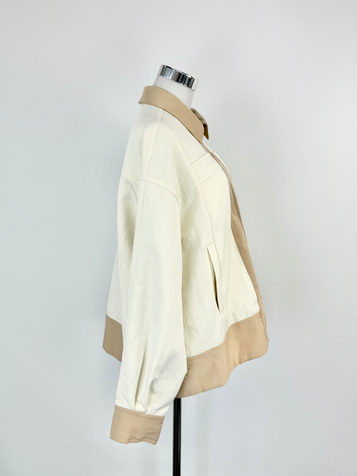 Air Jordan Cream & Beige Jacket - M