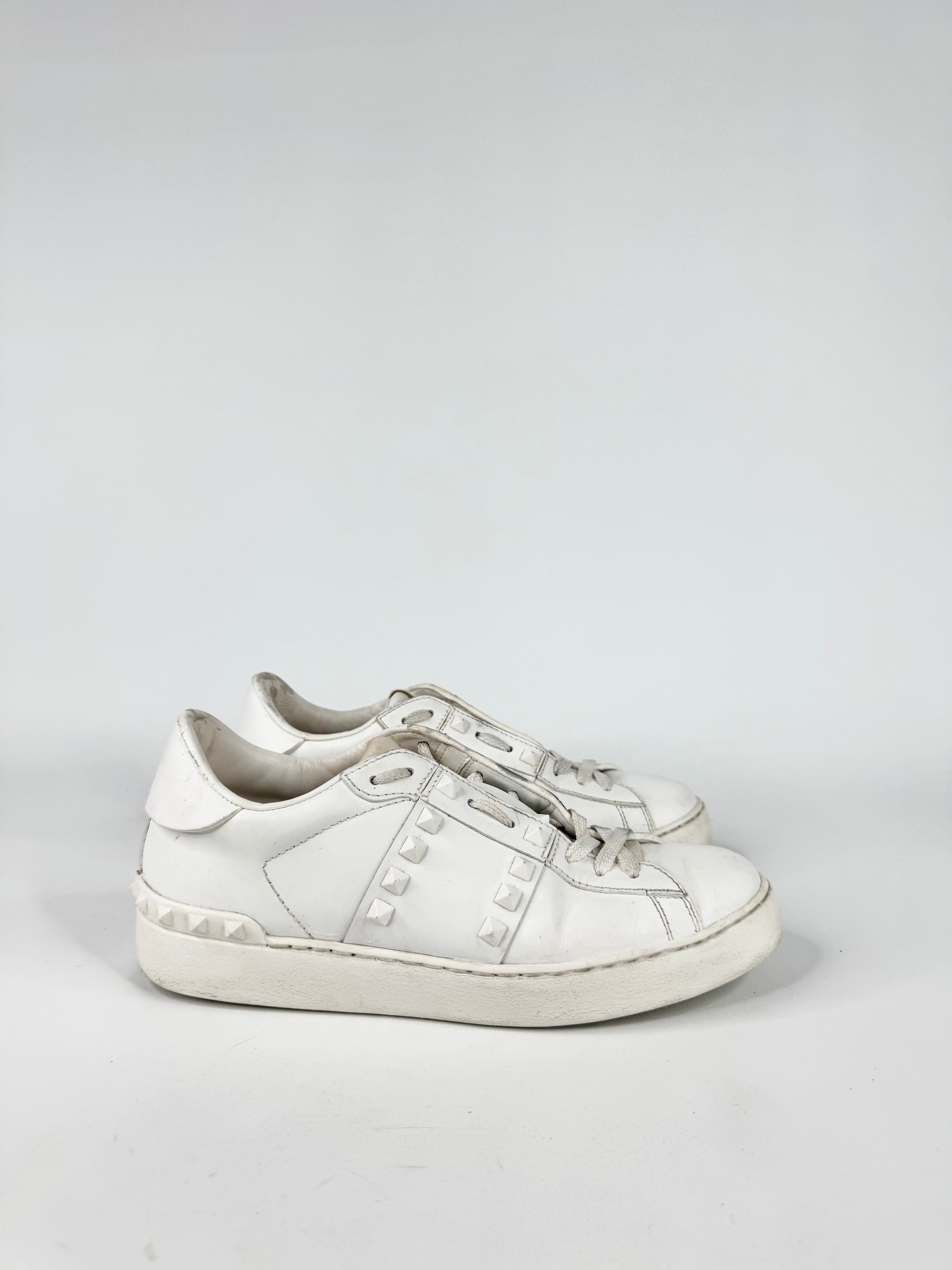 Valentino Garavani 'Rockstud Untitled' White Leather Sneakers - EU38