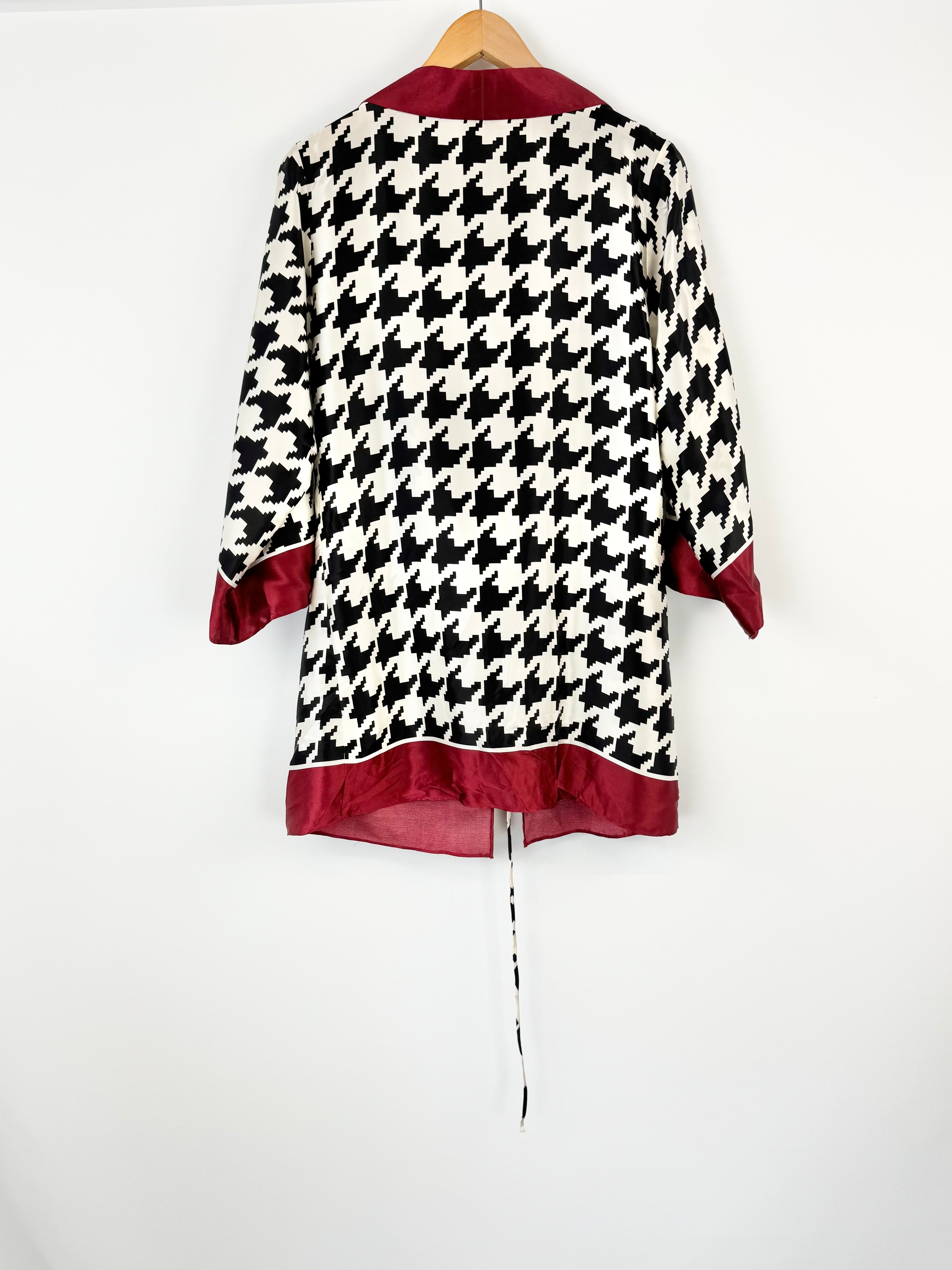 Carla Zampatti XL Houndstooth Patterned Silk Tie Top - AU8/10