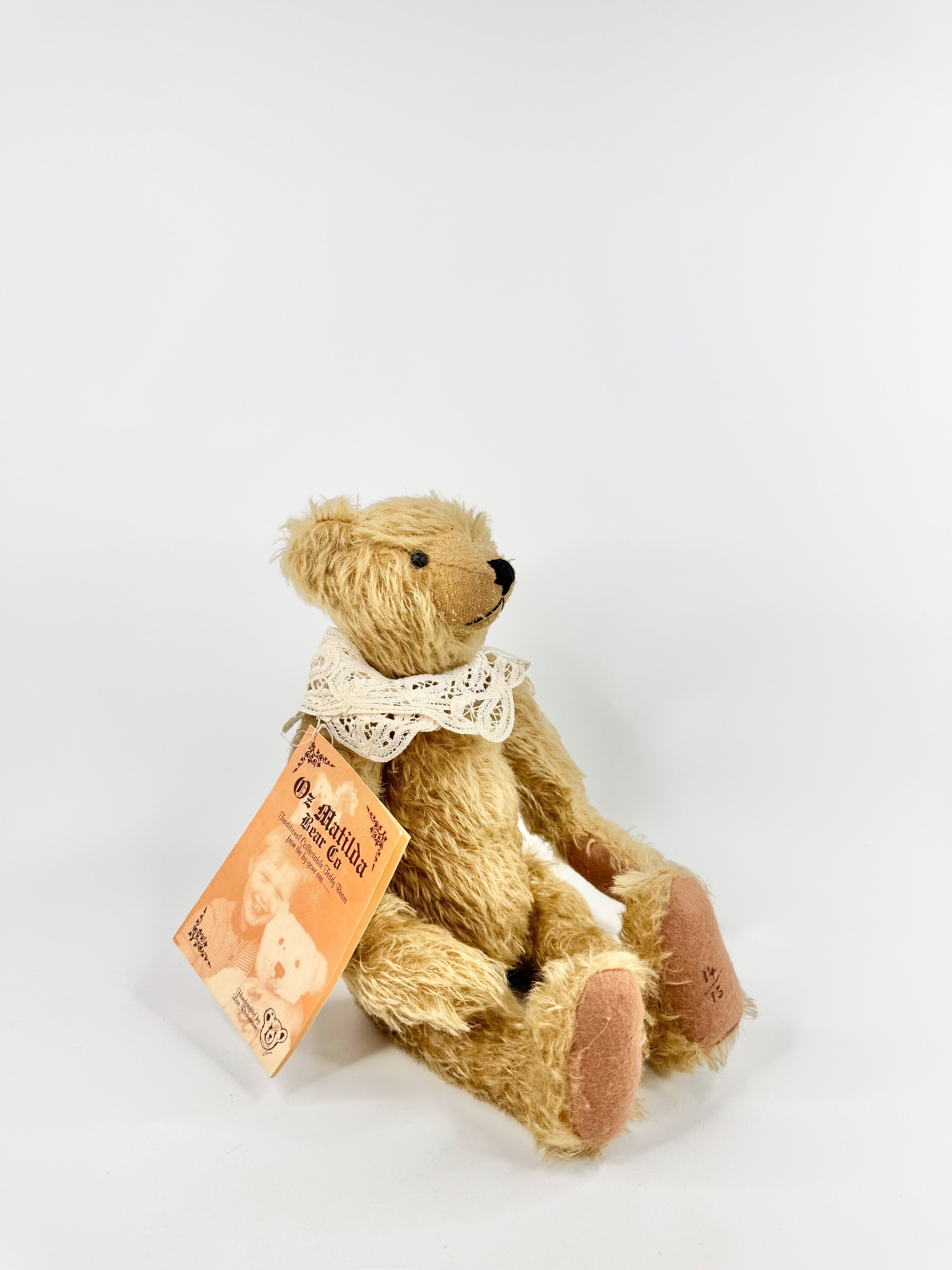 1999 Oz Matilda Bear Co 'Lily' Victorian Traditional Bear