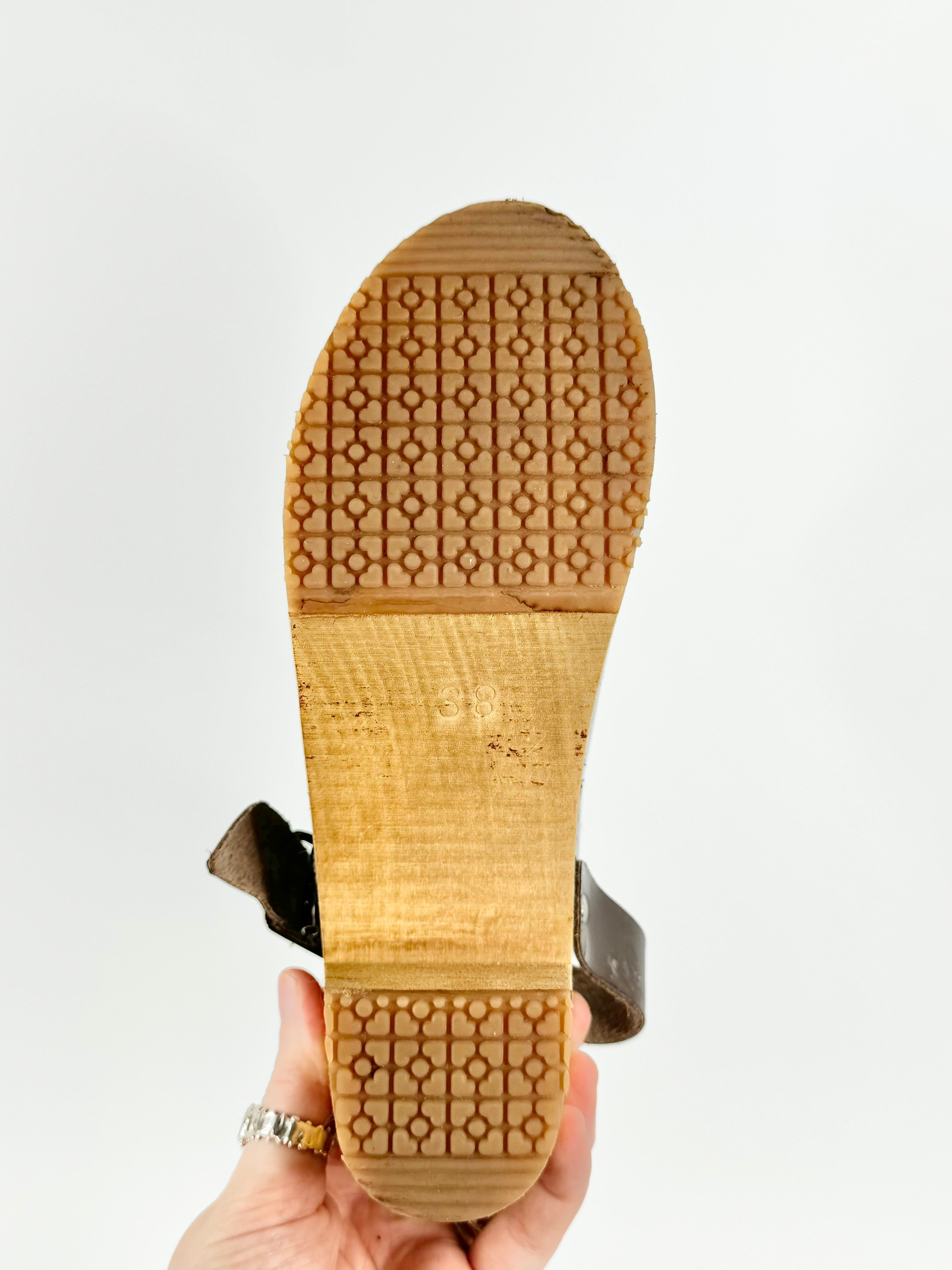 Funkis Patent Leather Coffee Clogs - EU38