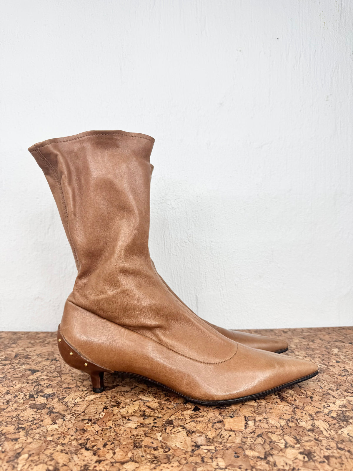 Gucci Tom Ford Era 2003 Sleek Tan Kitten Heel Ankle Boots - EU38