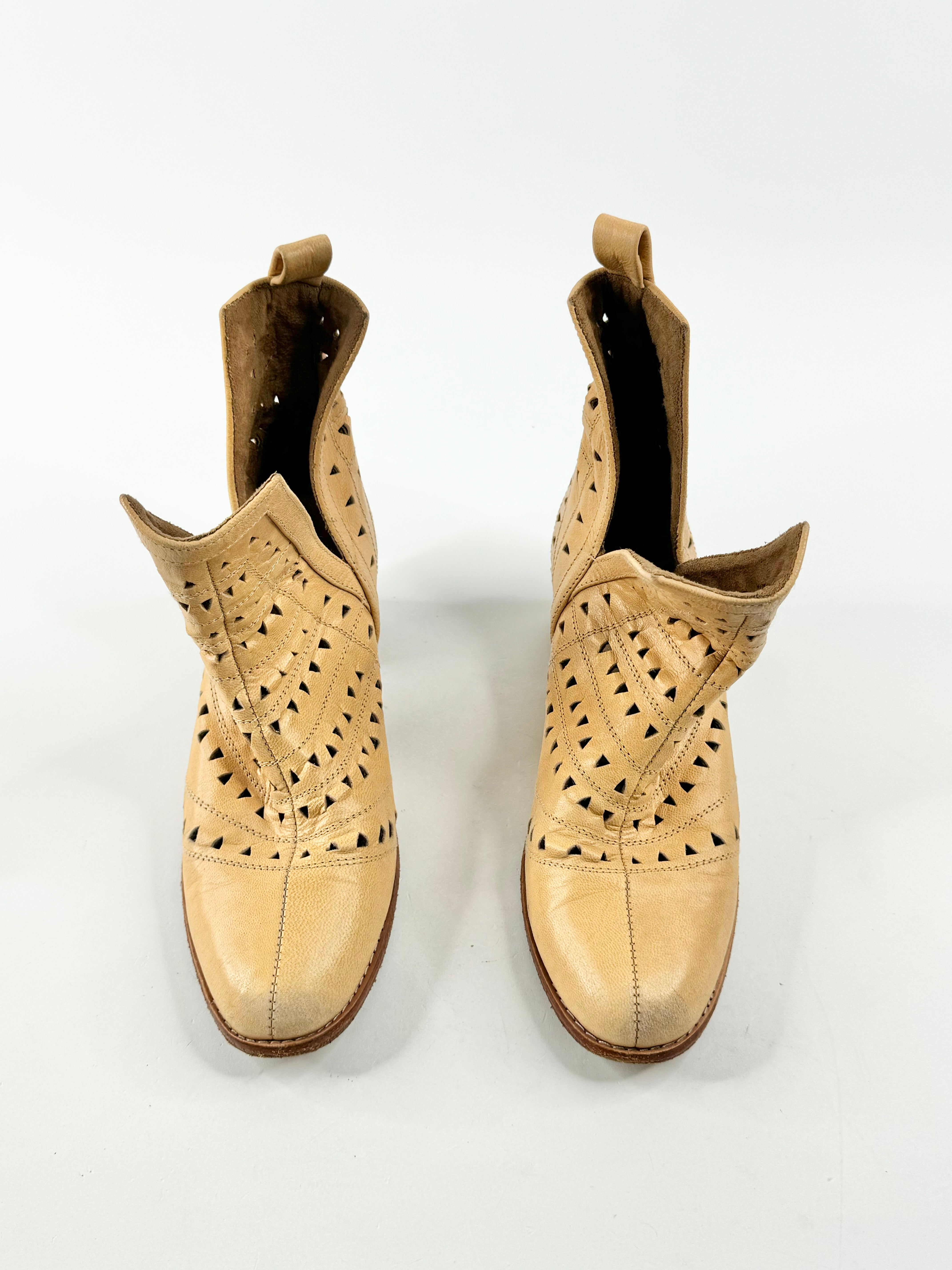 Jfahri Mustard Yellow 'Nic Cut' Boots - EU38
