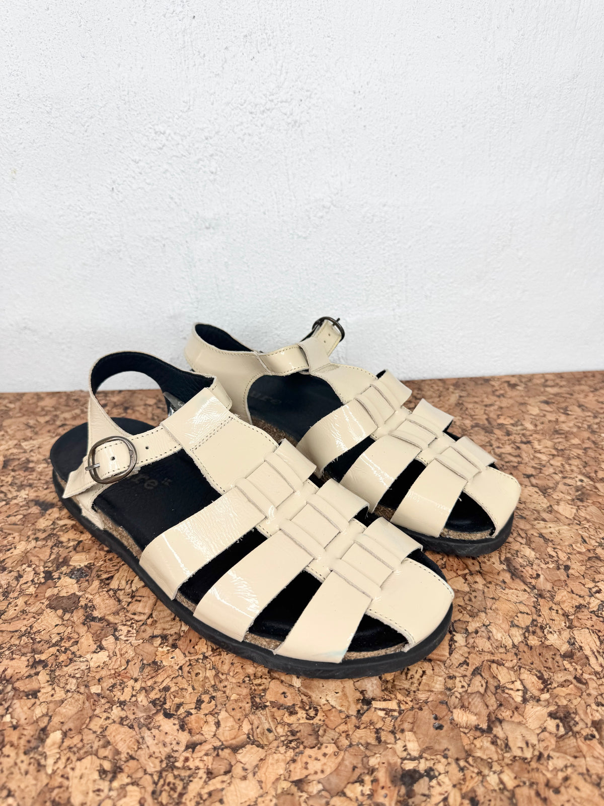 Nature Vanilla Patent Leather Sandals - EU40