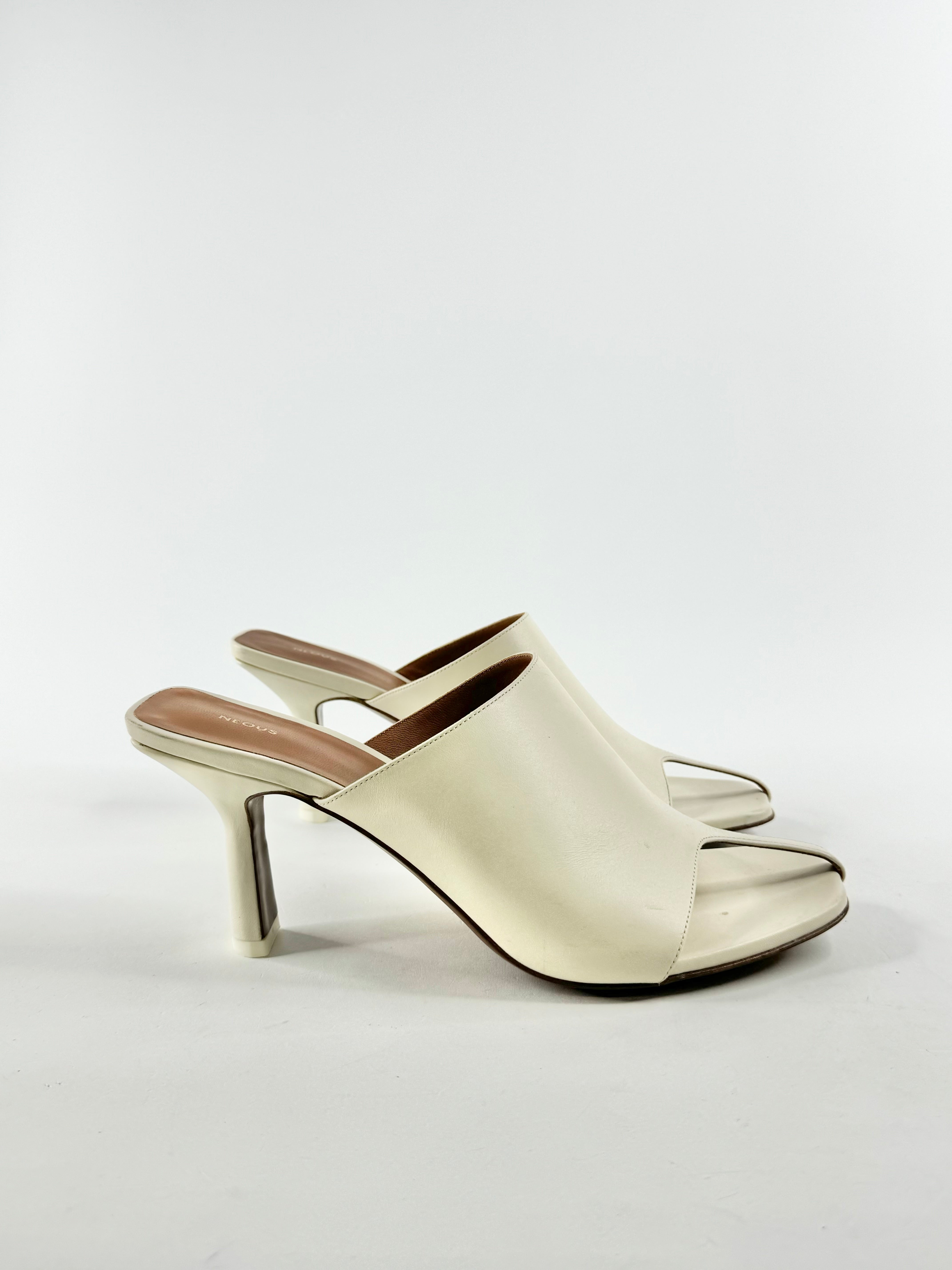 Neous Cream 'Jamuel' T-Bar Mules NWT - EU41