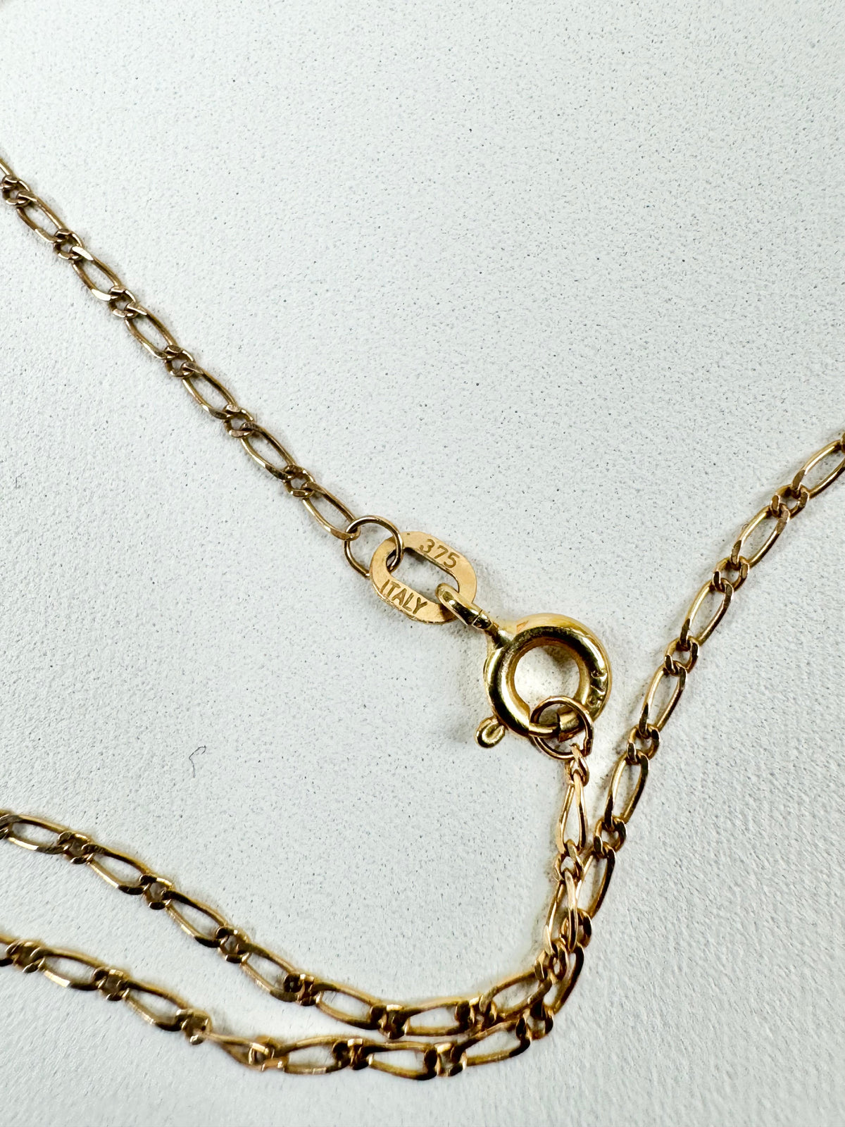 9ct Gold & Diamond Flower Pendant & Chain