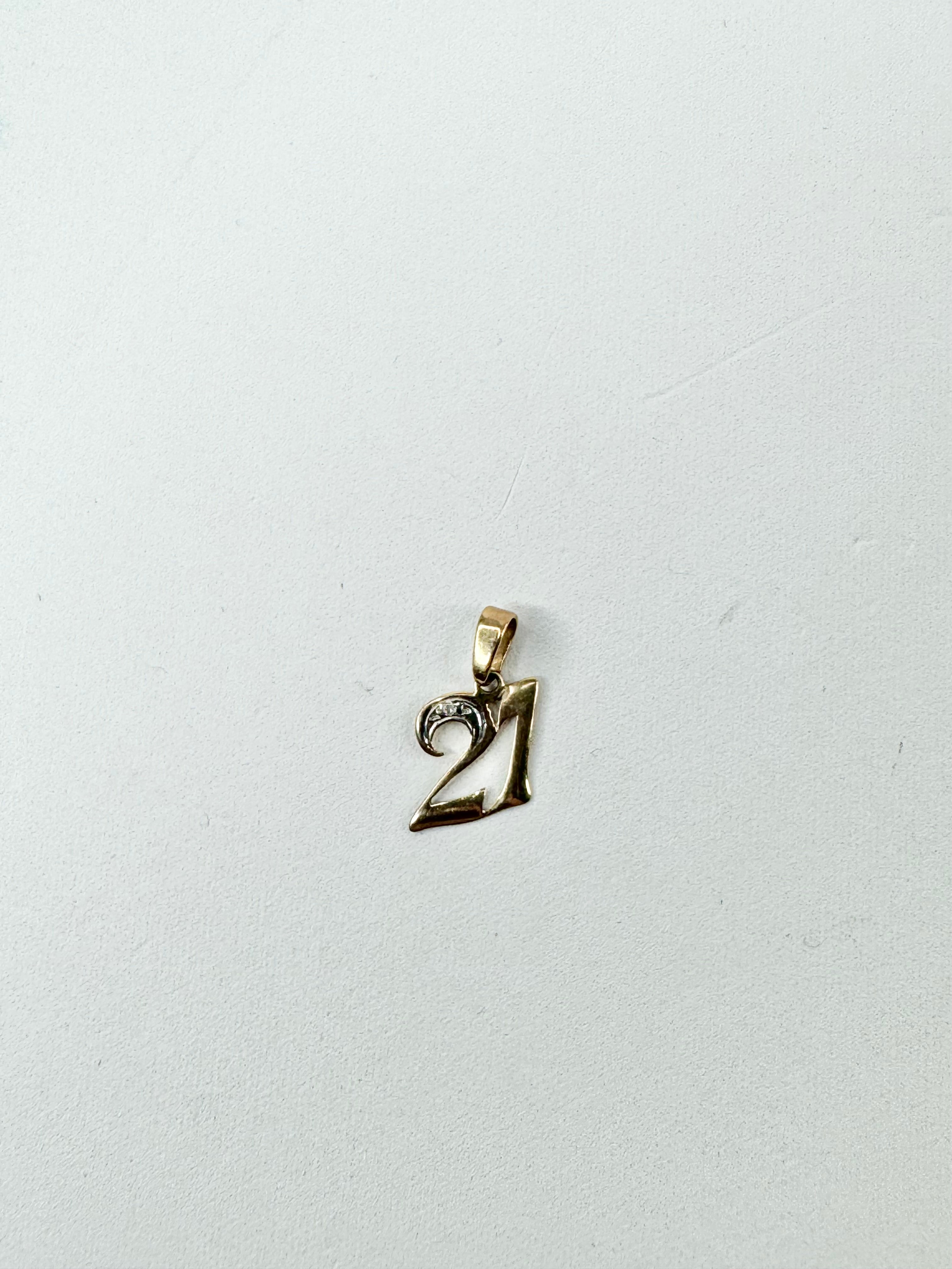 9ct Gold & Diamond '21' Charm