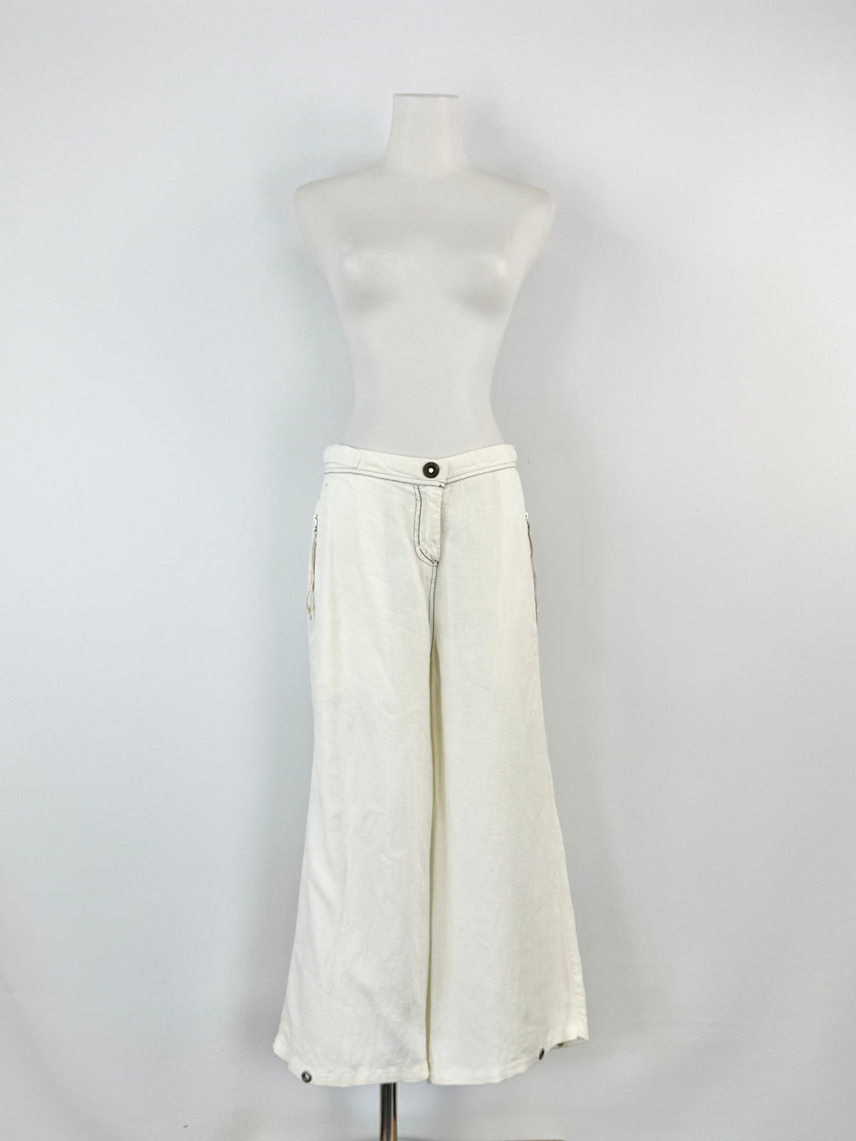 Armani Jeans Whit Linen Capris - 28