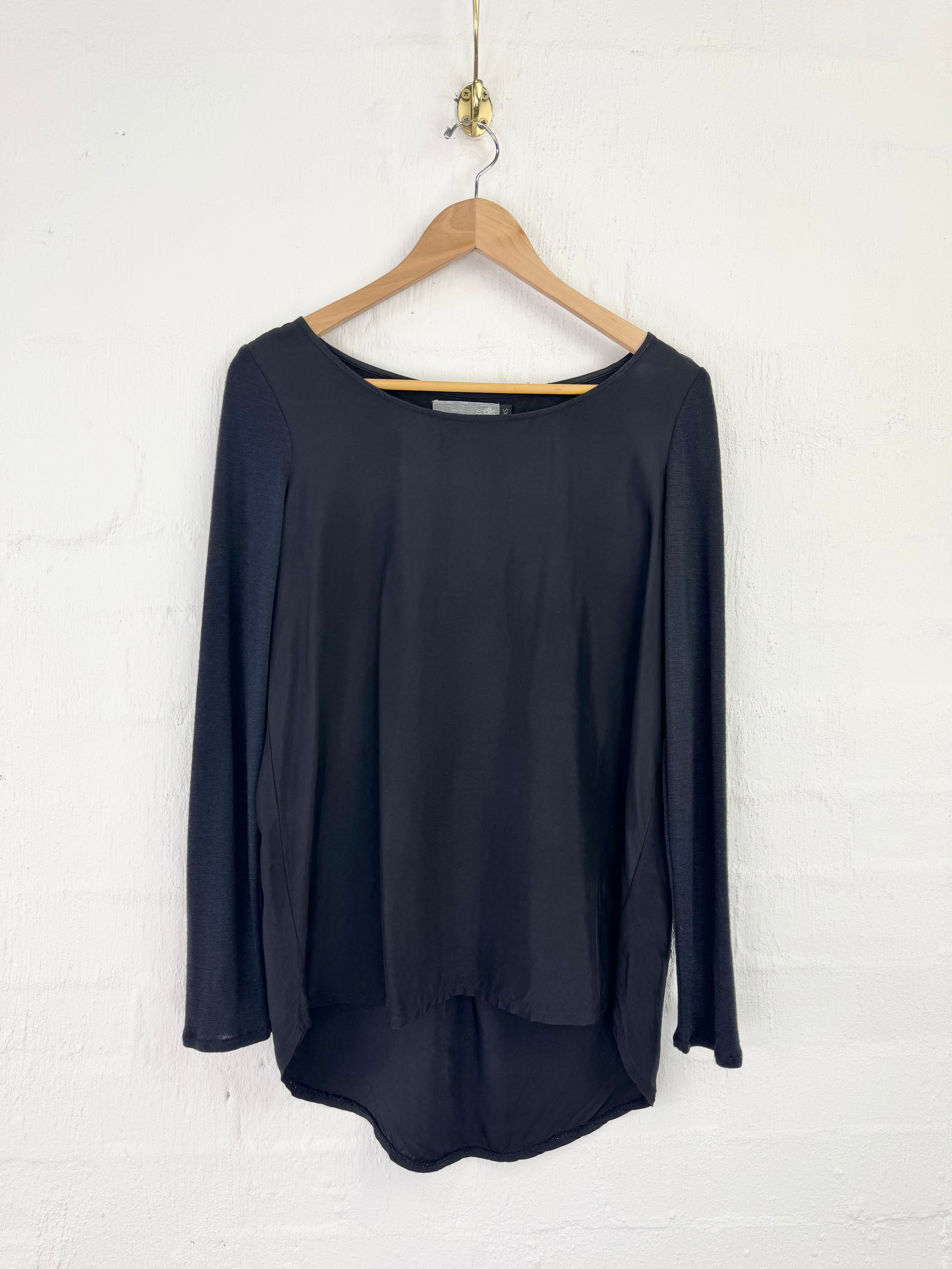 ELK Black Long Sleeve - AU6