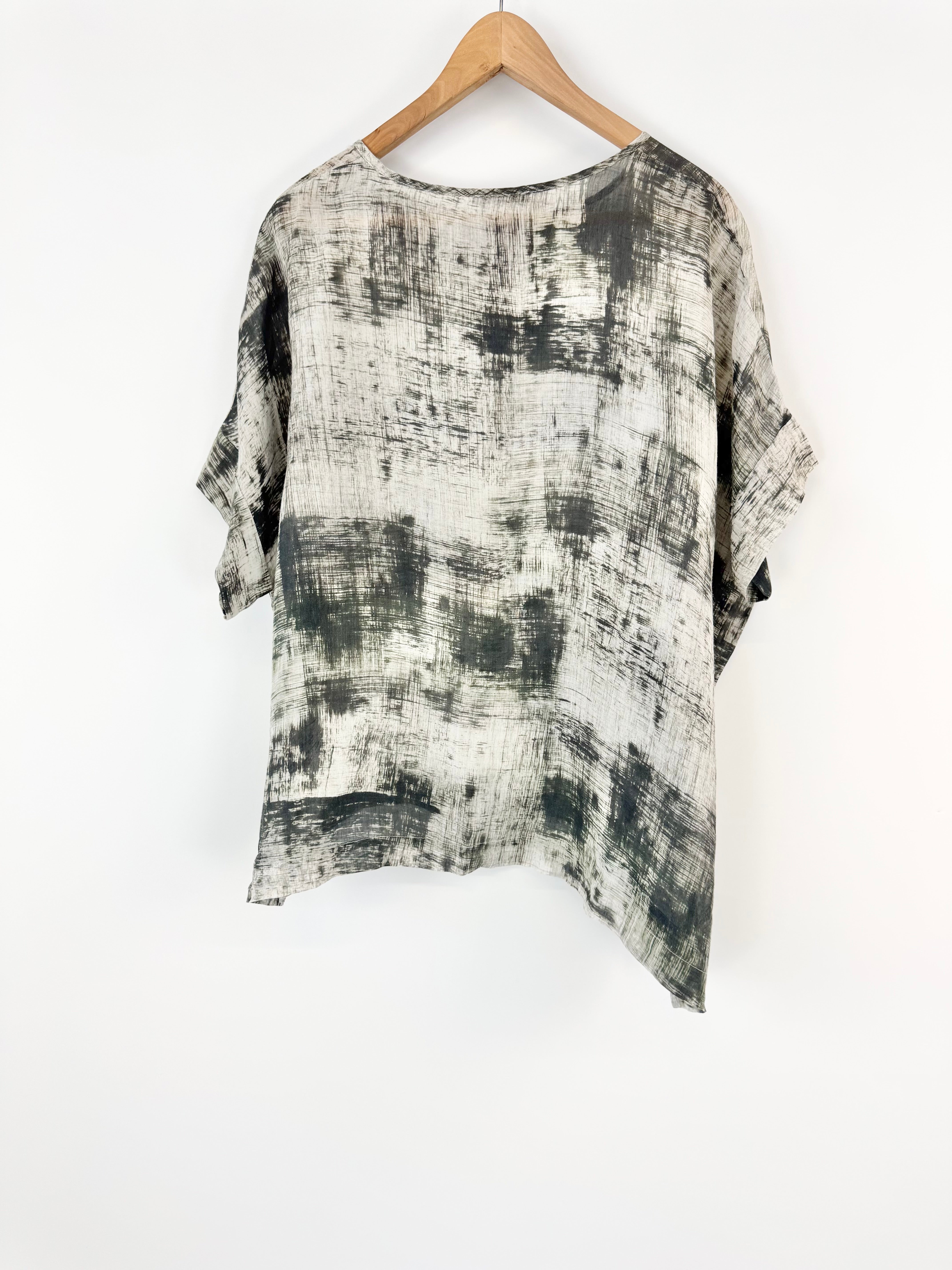 Oska Black and Taupe Etched Pattern Relaxed Fit Ramie T-Shirt - AU12