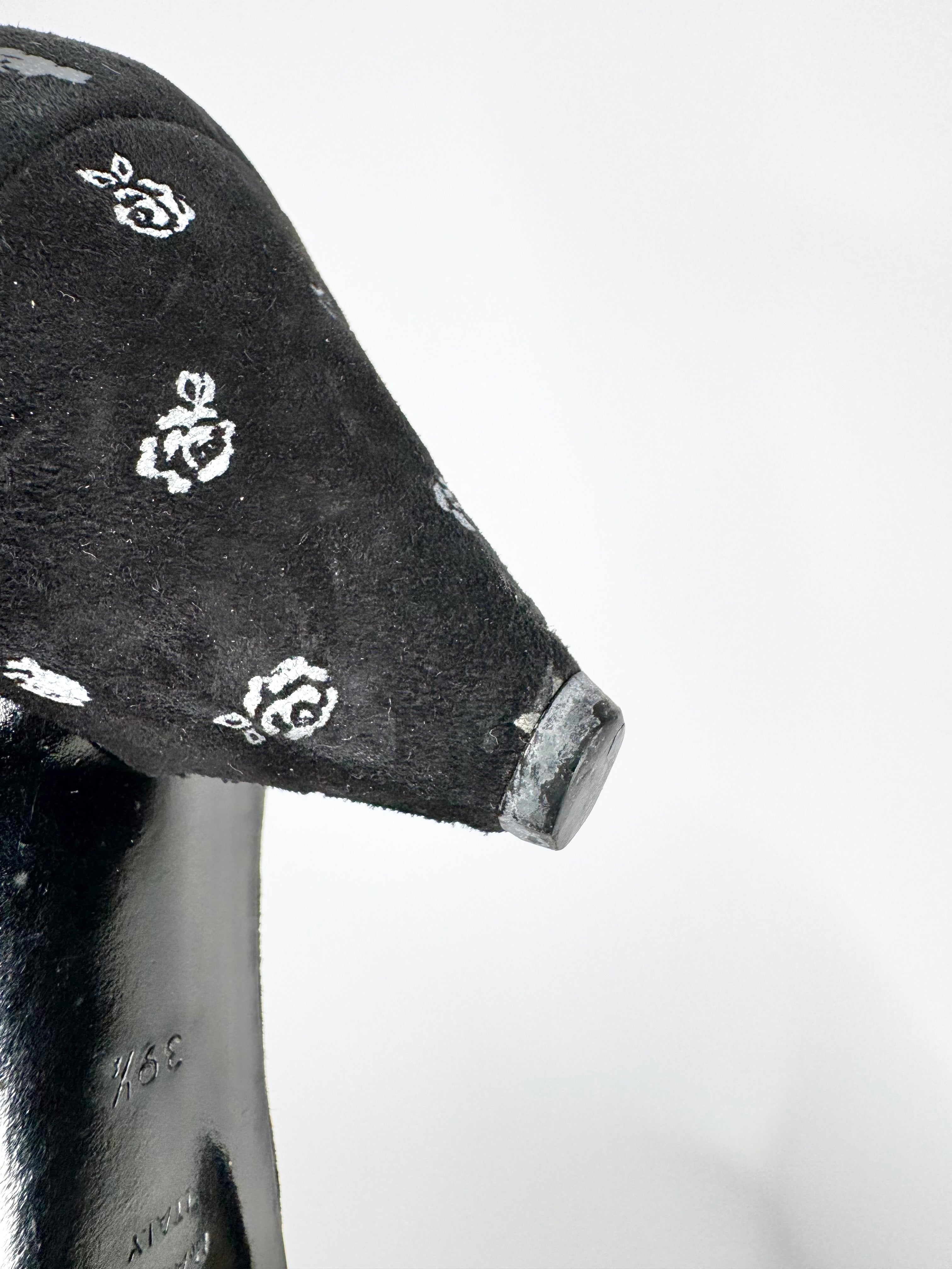 Vintage 80s Gianni Versace Black & Silver Rose Patterned French Heel Pumps - EU39.5