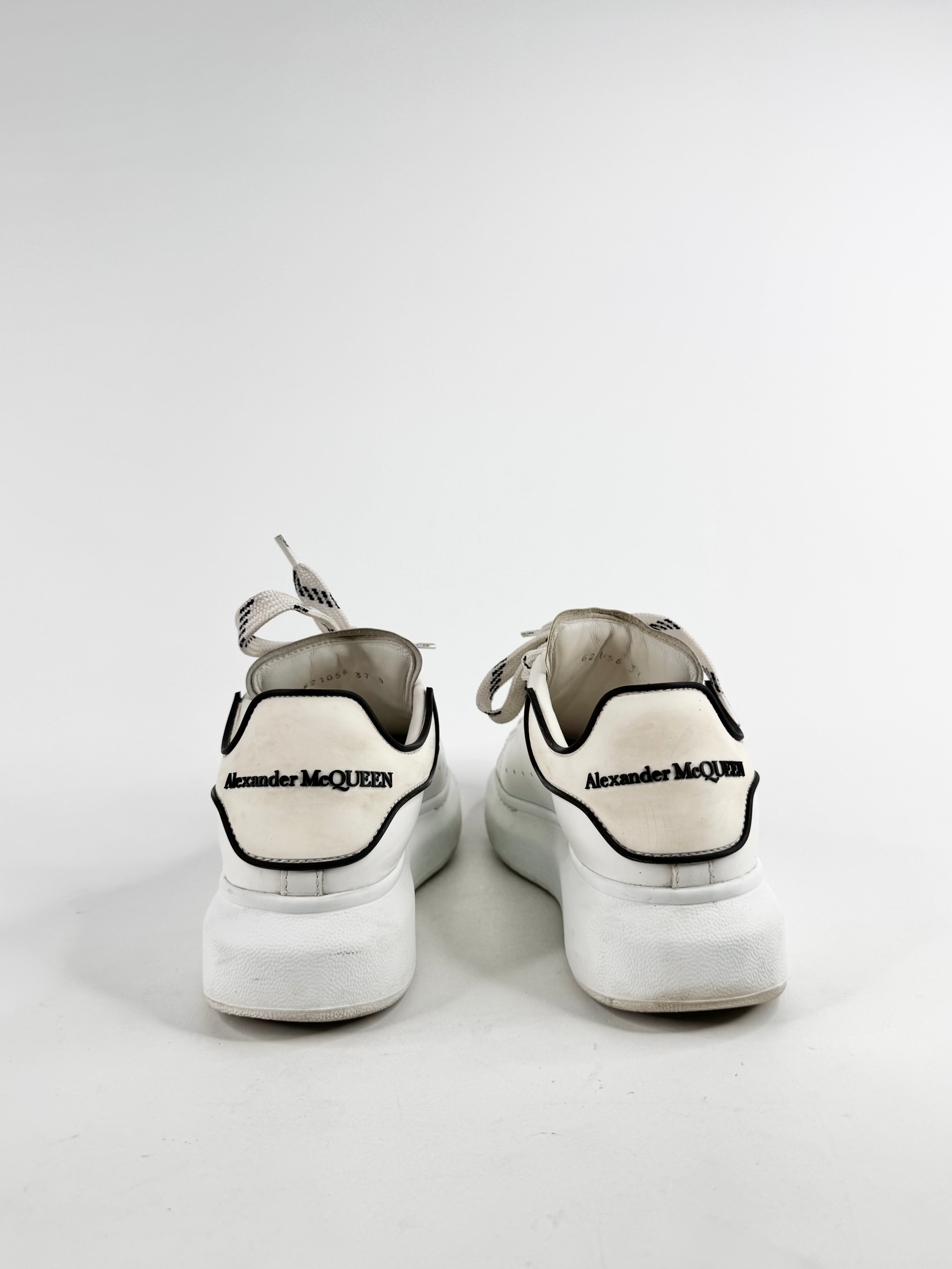 Alexander McQueen White Oversized 'Larry' Oversized Sneakers - EU37