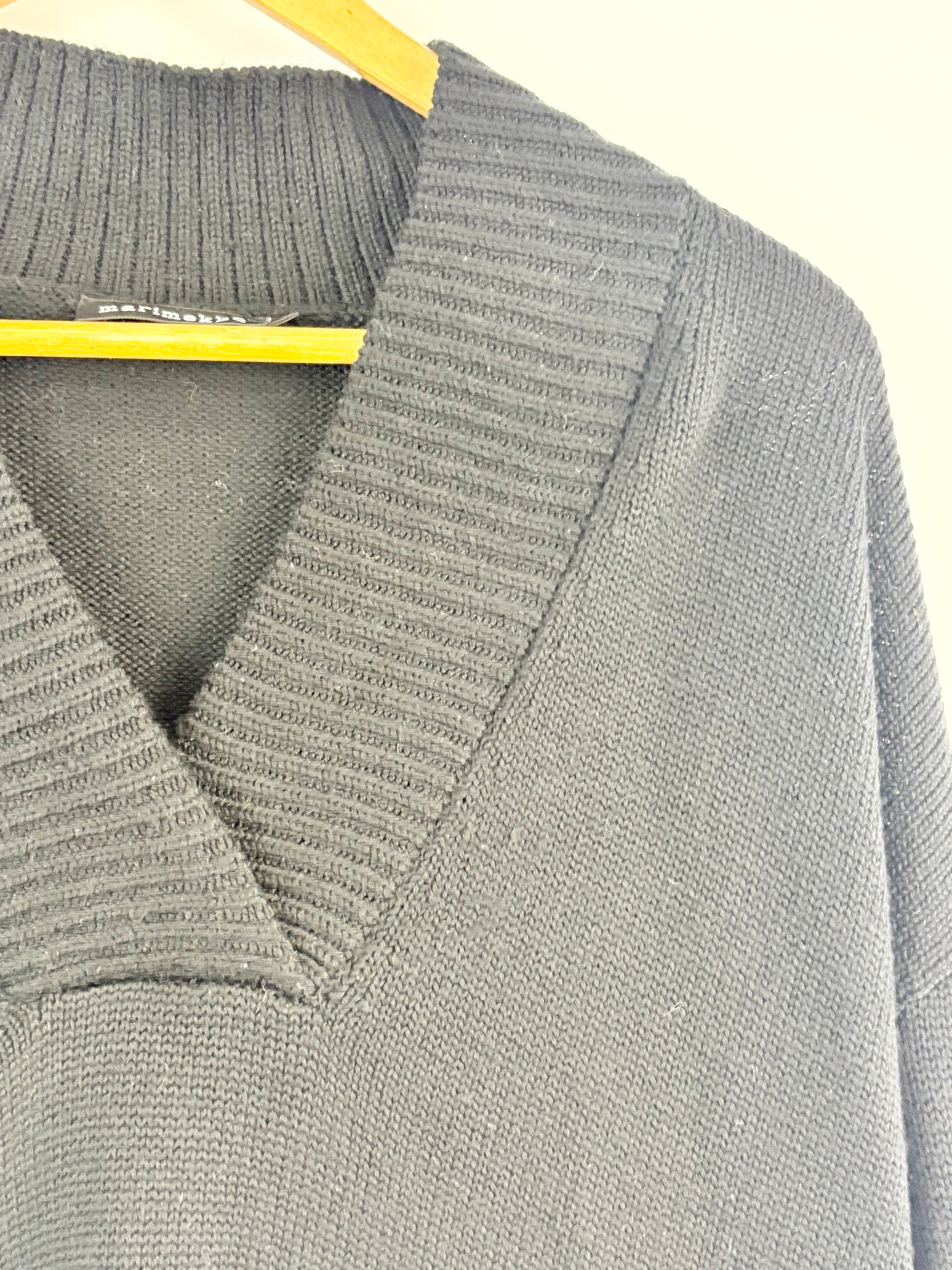 Marimekko Black & White Cropped Knit Jumper - AU6