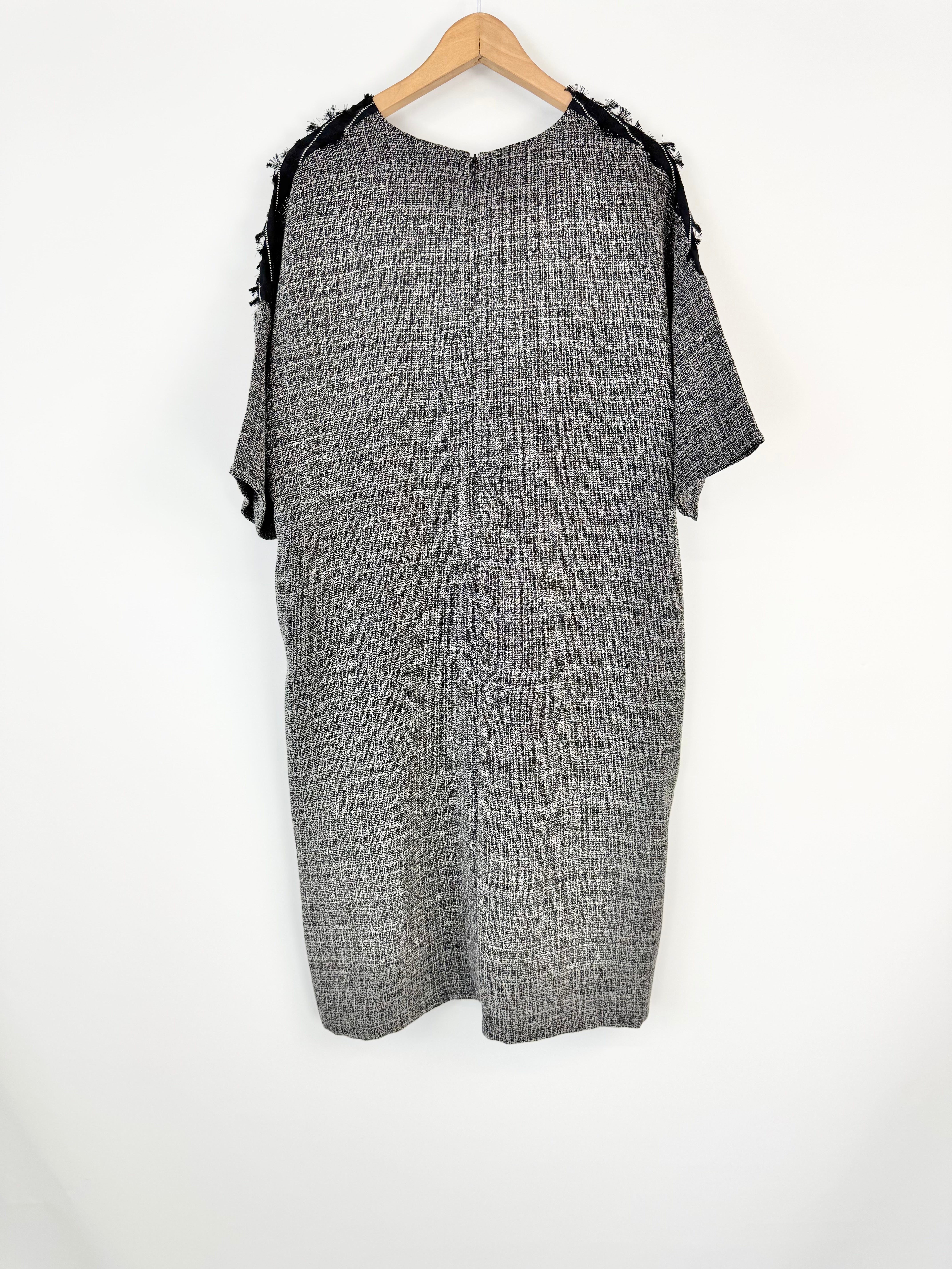 Ear Papillonner Black and White Tunic Dress - AU10/12