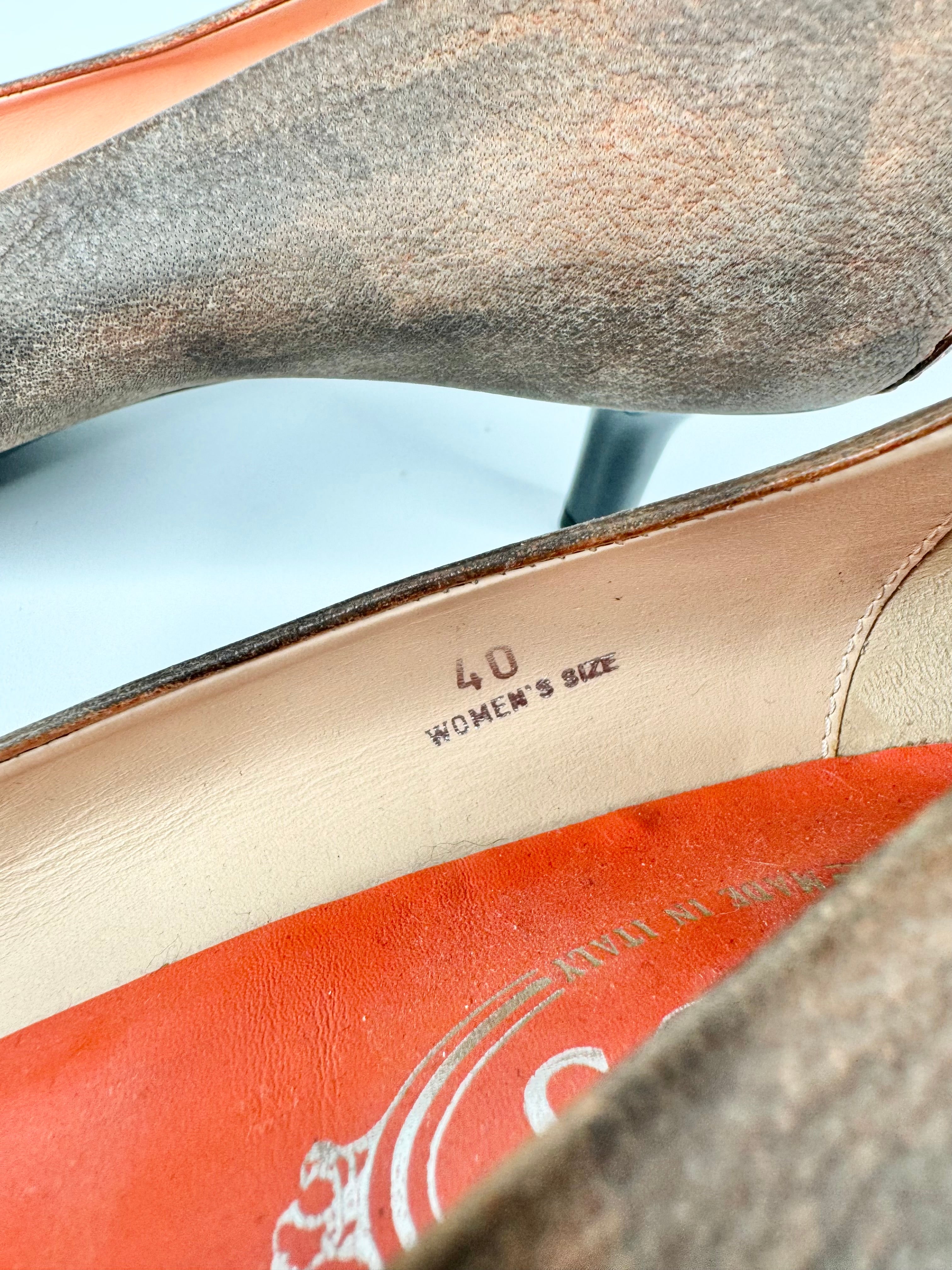Tod's Deep Brown Distressed Leather Pumps - EU40
