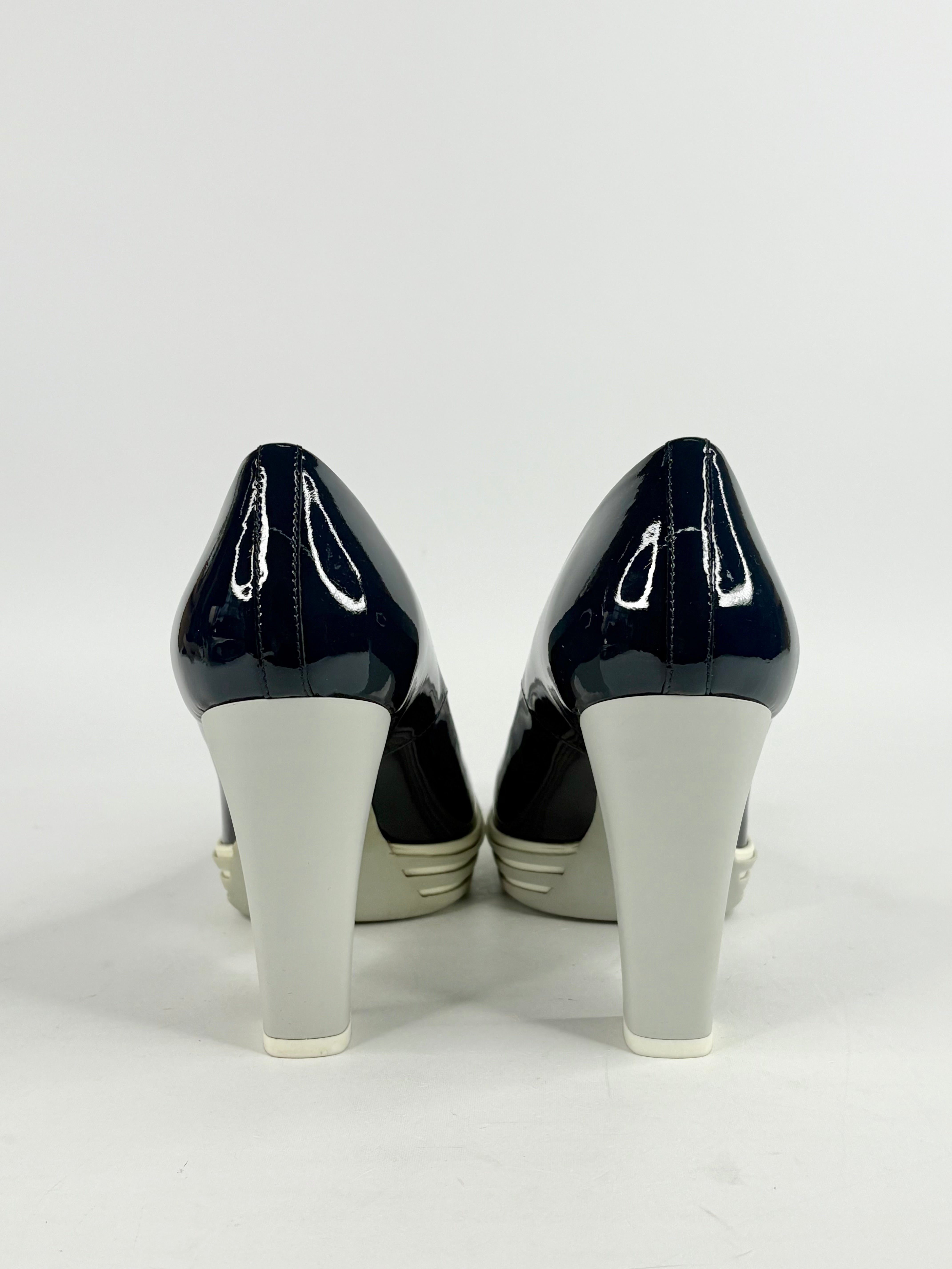 Hogan Patent Dark Blue Leather Pumps - EU39