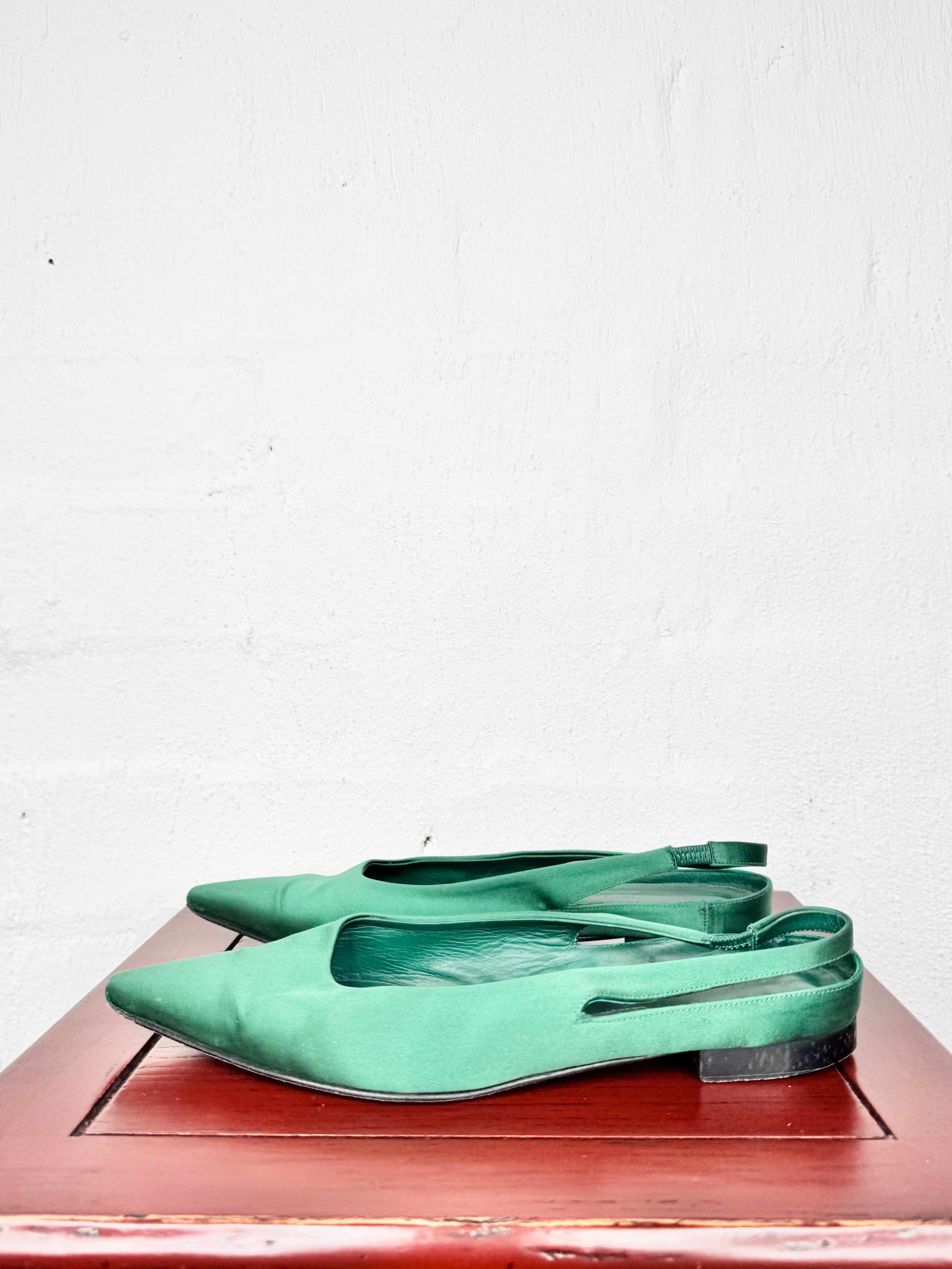 Scanlan Theodore Pine Green Satin Pointed Toe Pumps - EU39