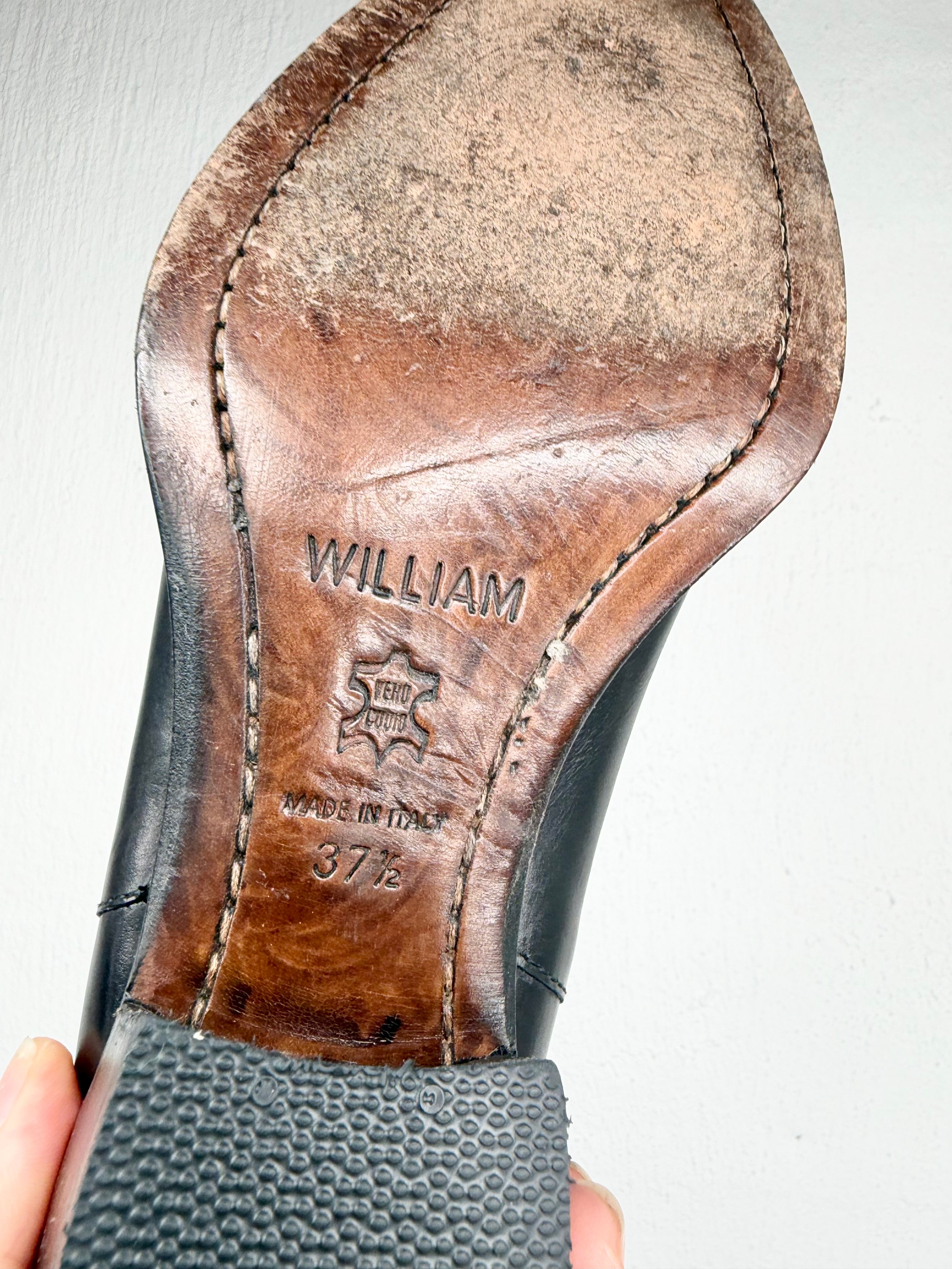 William Black Pointed Toe Leather Boots - EU37