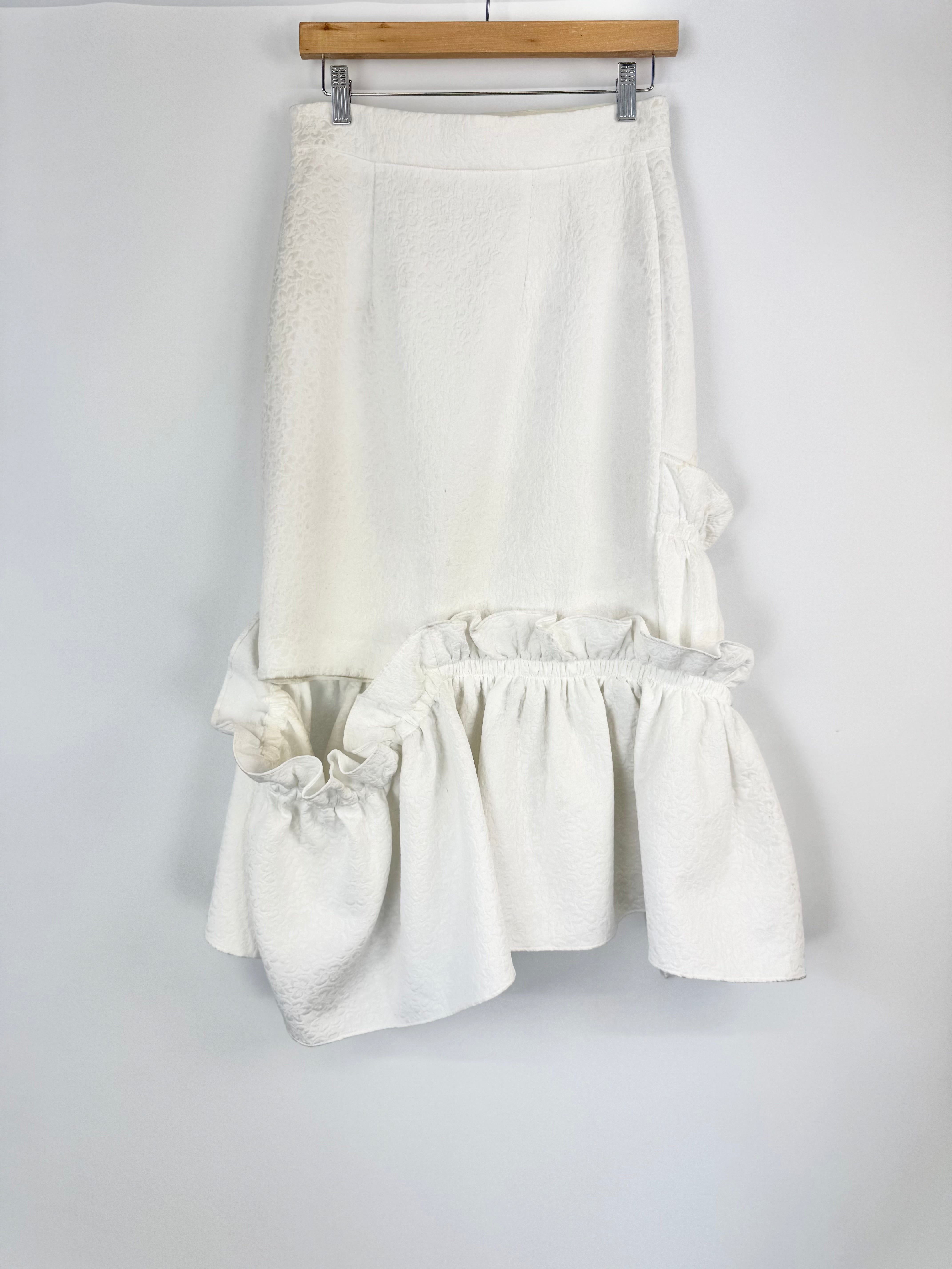 Shushu/Tong White Ruffle Trim Skirt - AU10