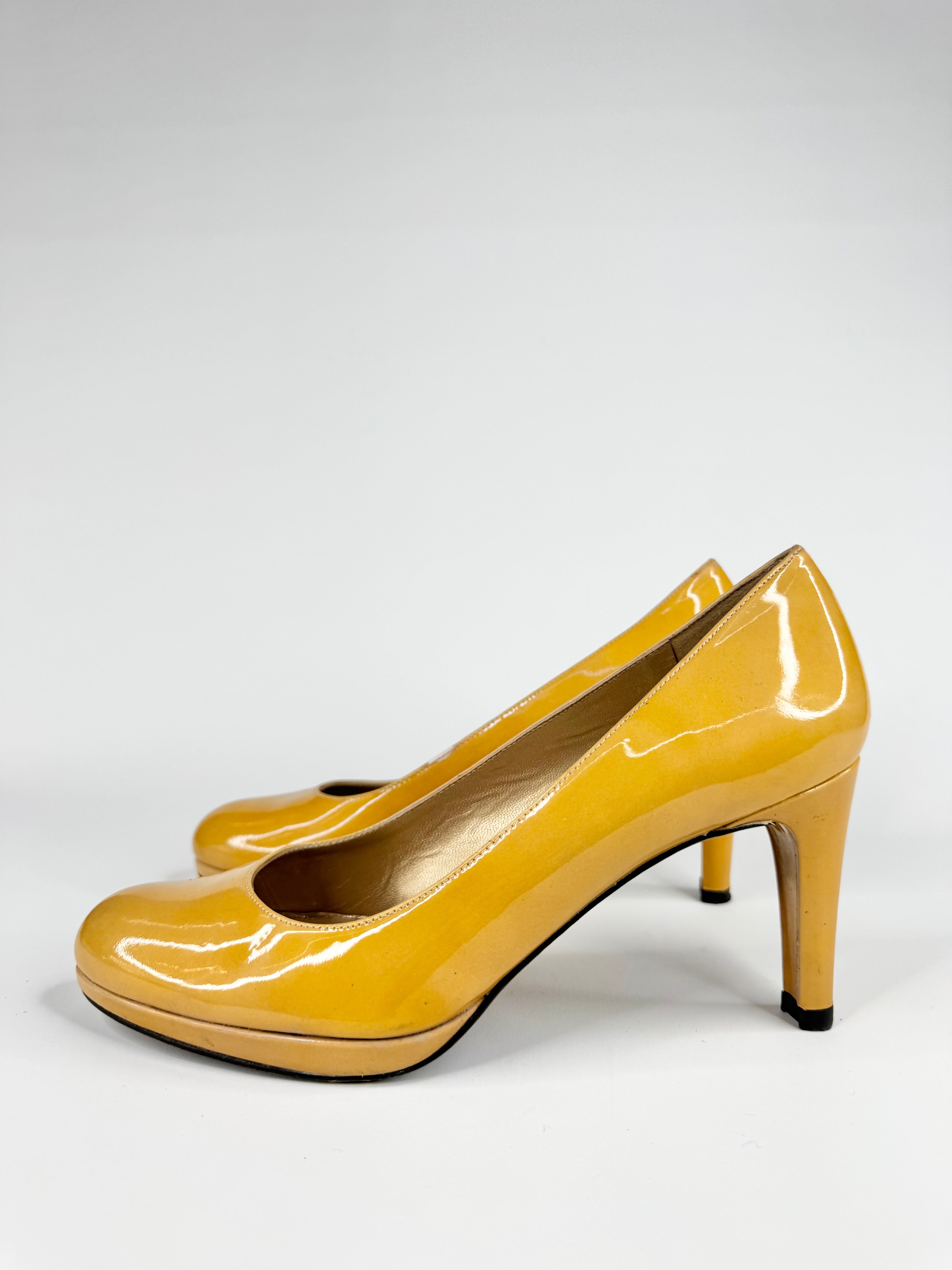 Stuart Weitzman Butter Yellow Patent Leather Pumps - EU37.5