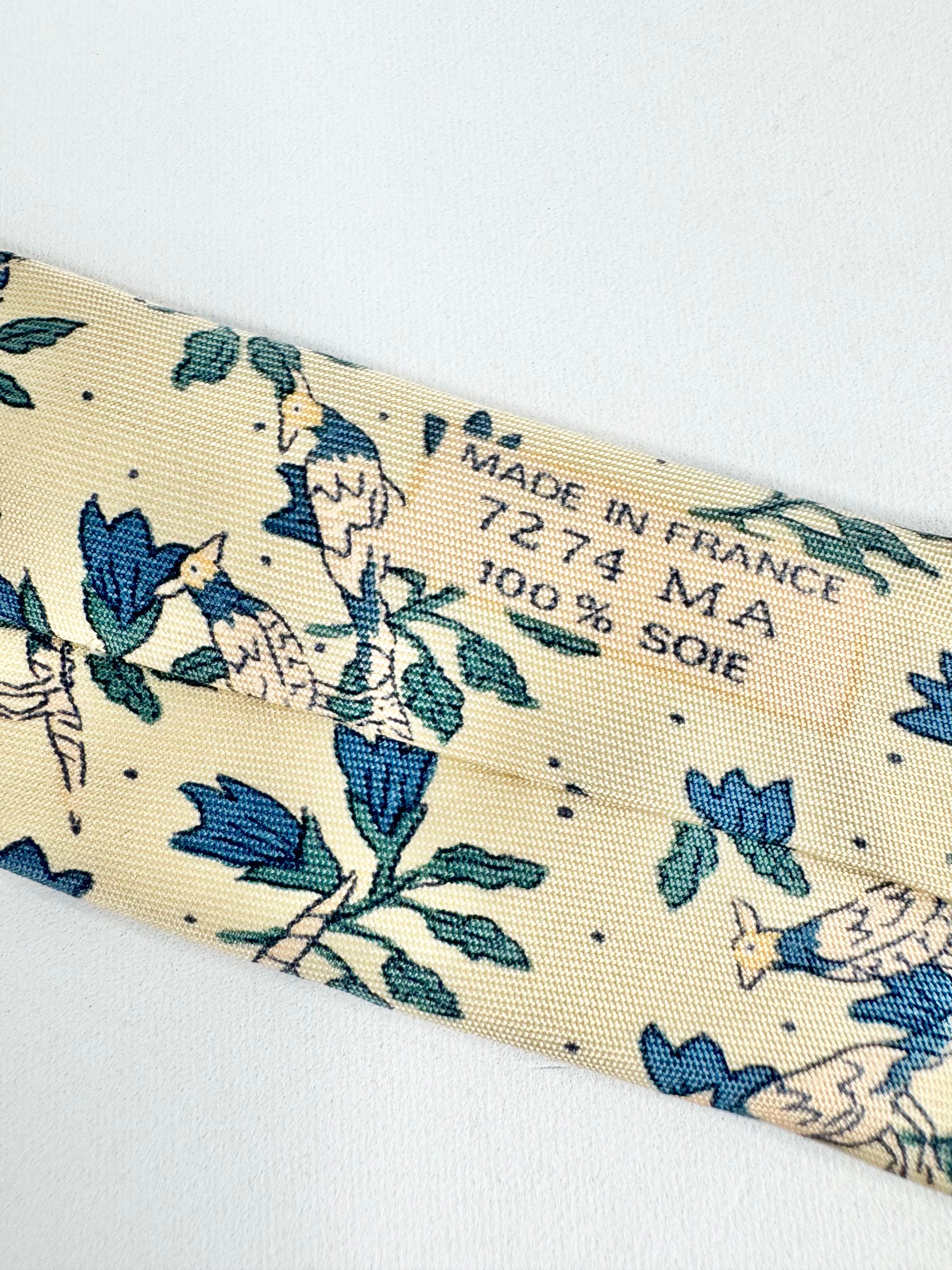 Vintage 90s Hermès Cream Silk Bird Patterned '7274' Silk Tie