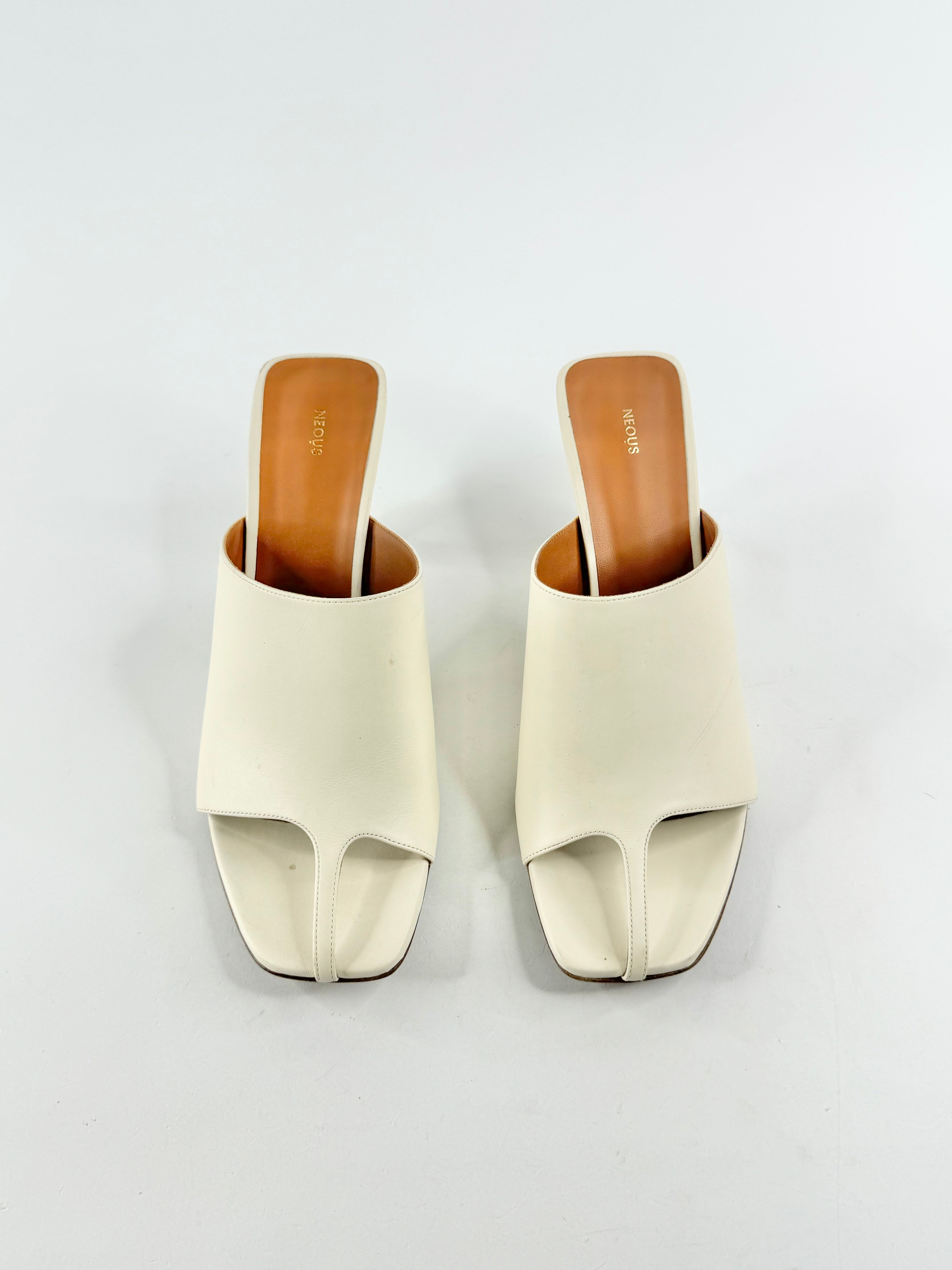 Neous Cream 'Jamuel' T-Bar Mules NWT - EU41