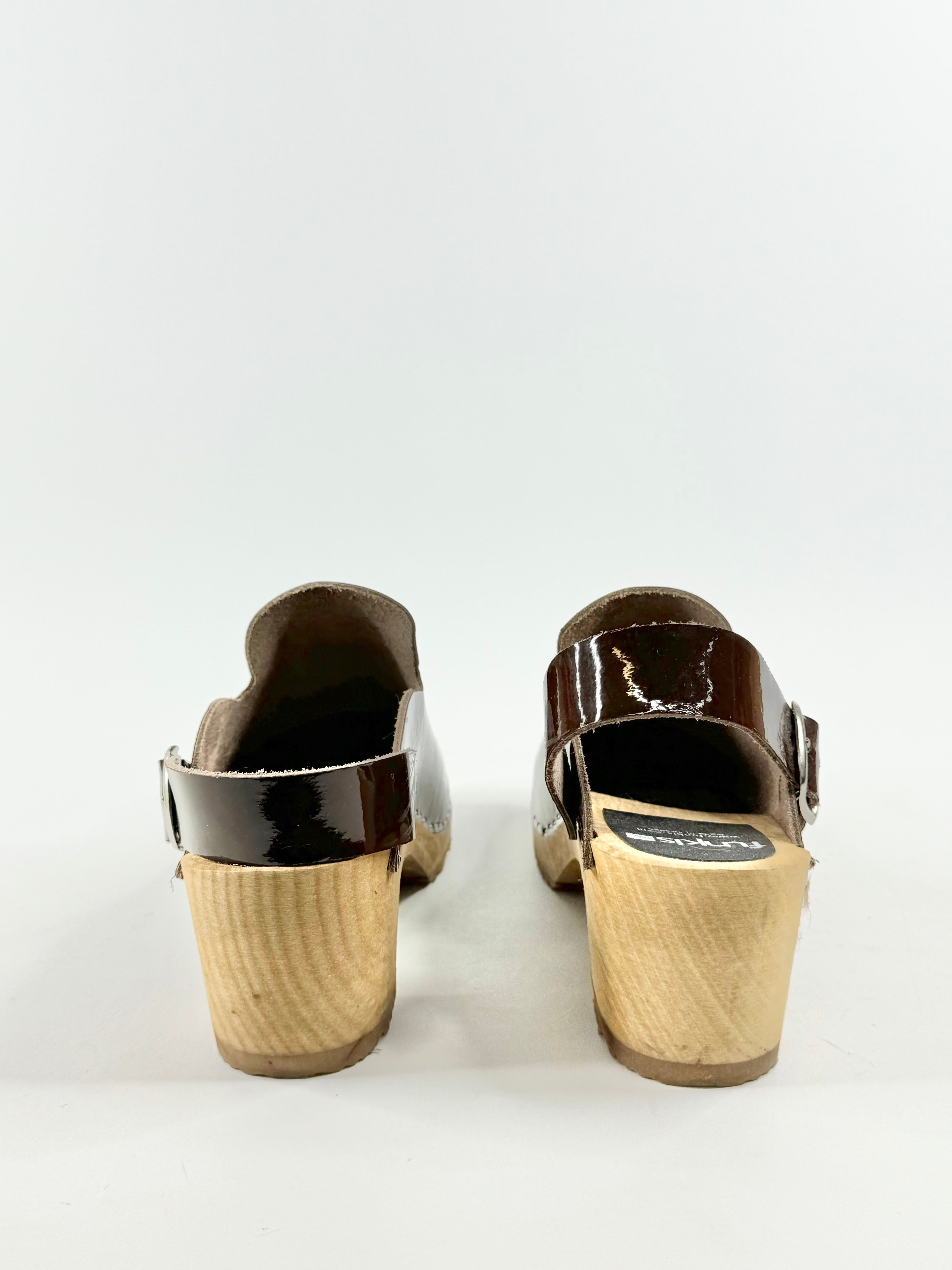 Funkis Patent Leather Coffee Clogs - EU38