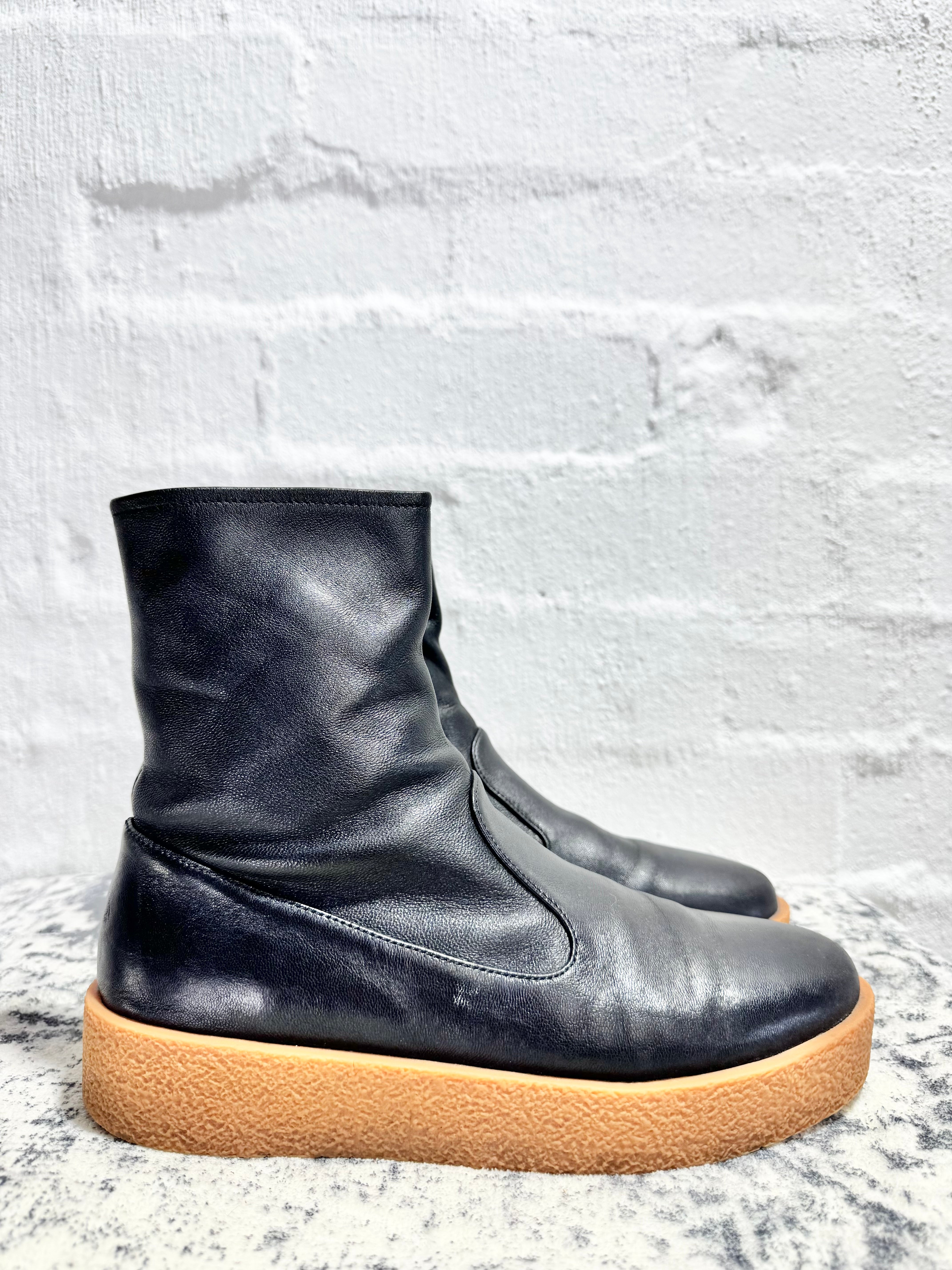 Radical Yes! Black& Tan Platform Boots - EU38