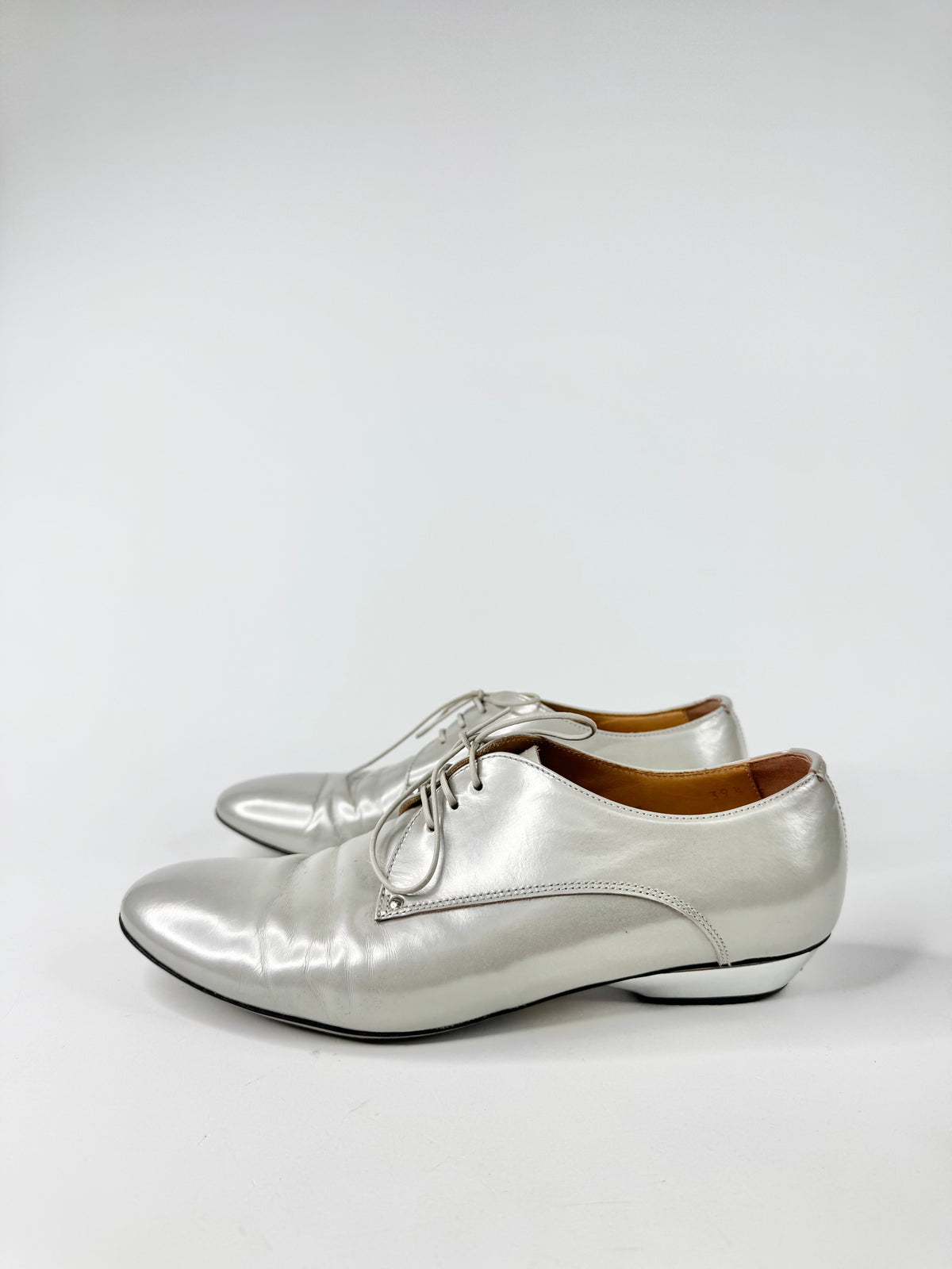 Giorgio Armani Soft Silver Leather Lace Up Shoes - EU39.5