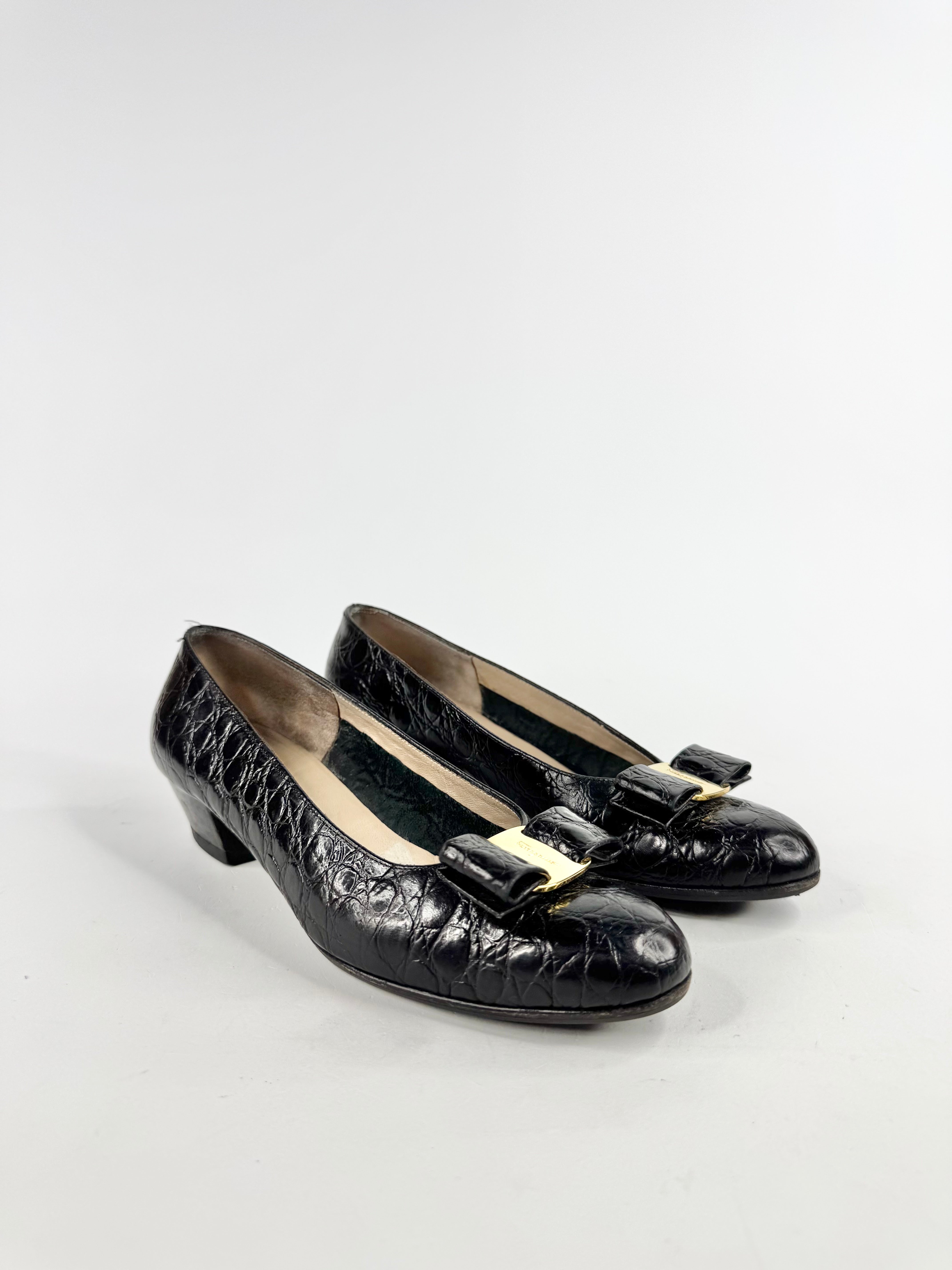 Salvatore Ferragamo Black Textured Pumps - EU37