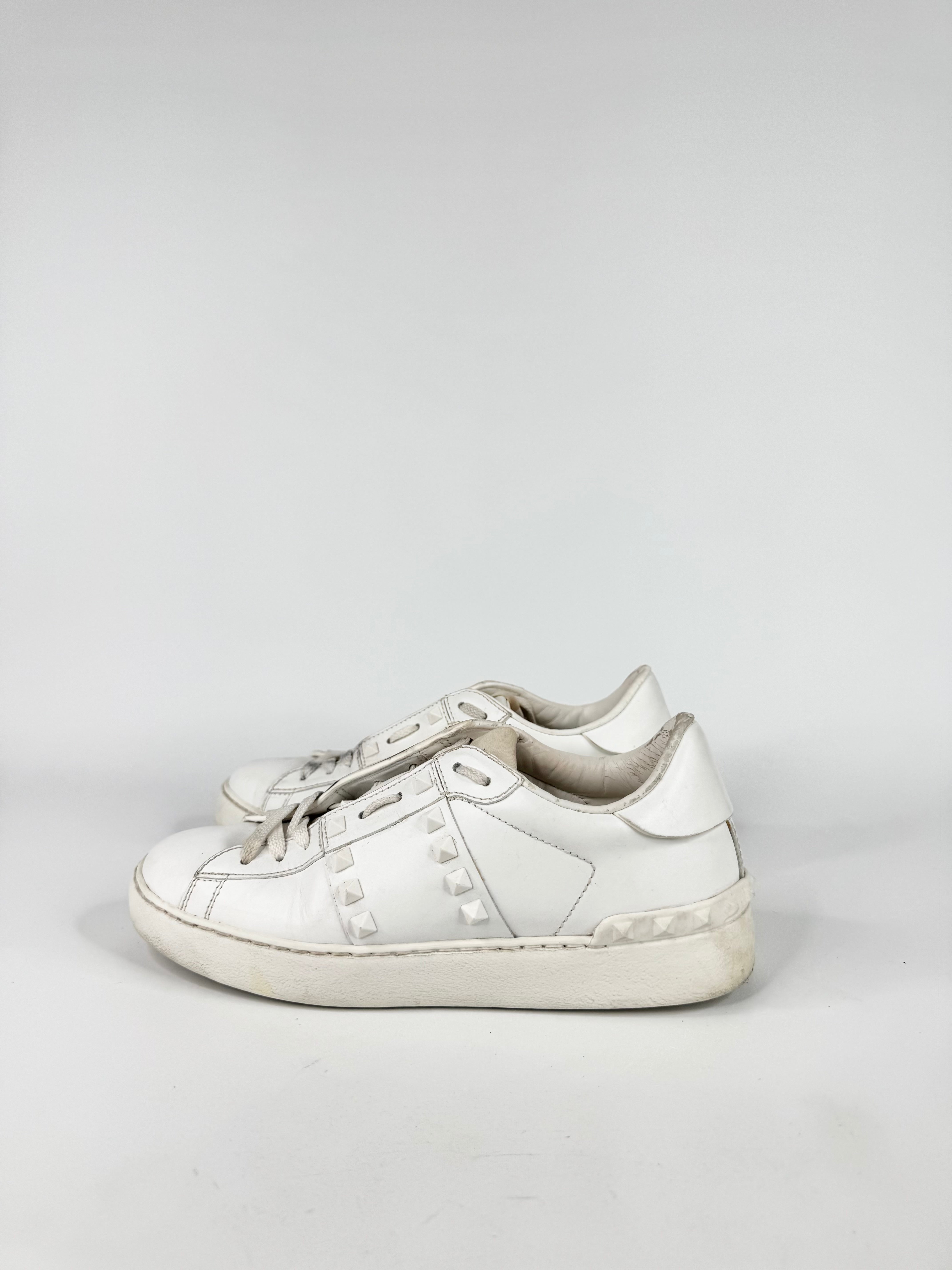 Valentino Garavani 'Rockstud Untitled' White Leather Sneakers - EU38