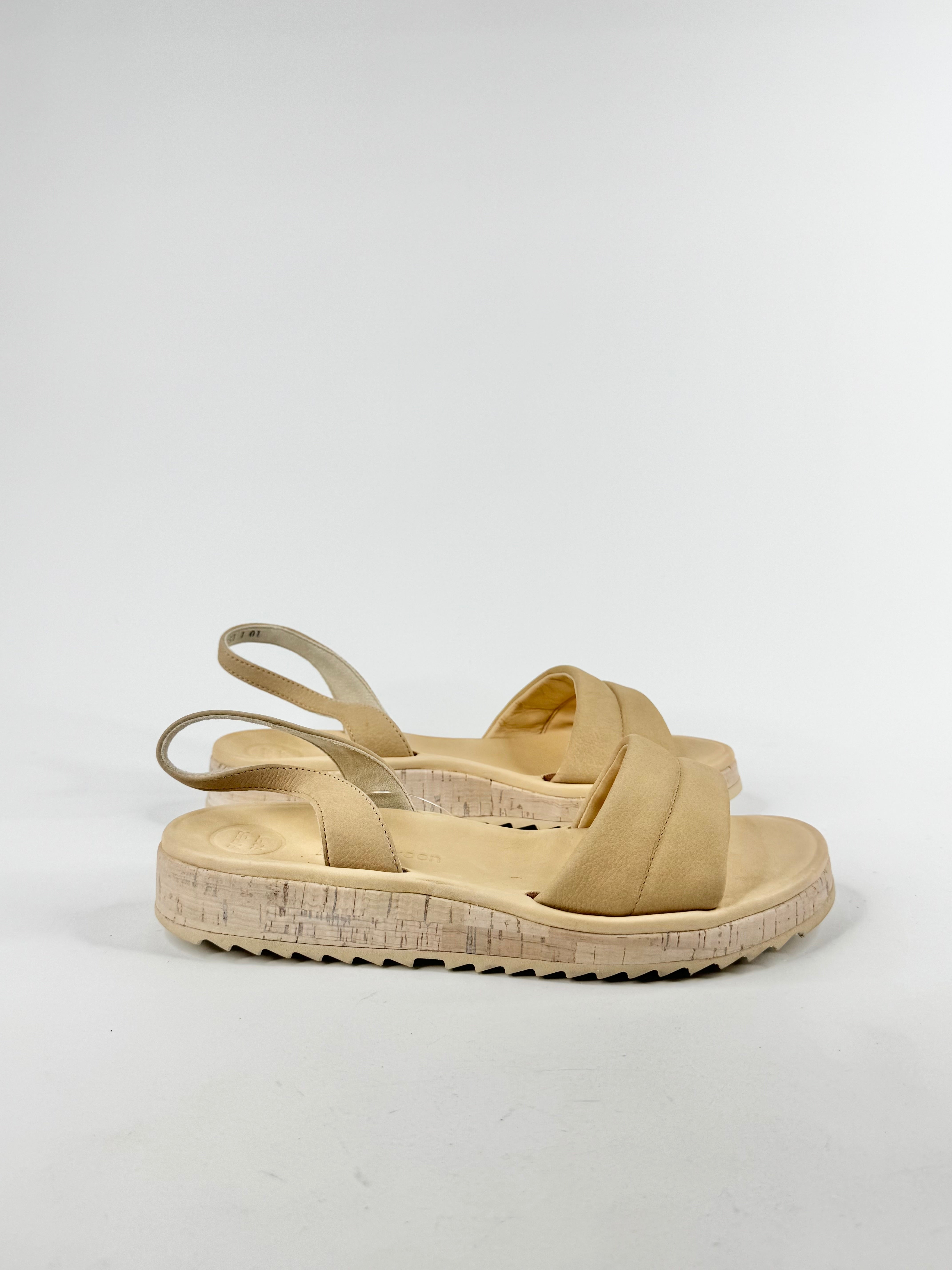 Paul Green Ecru Sandals - EU38