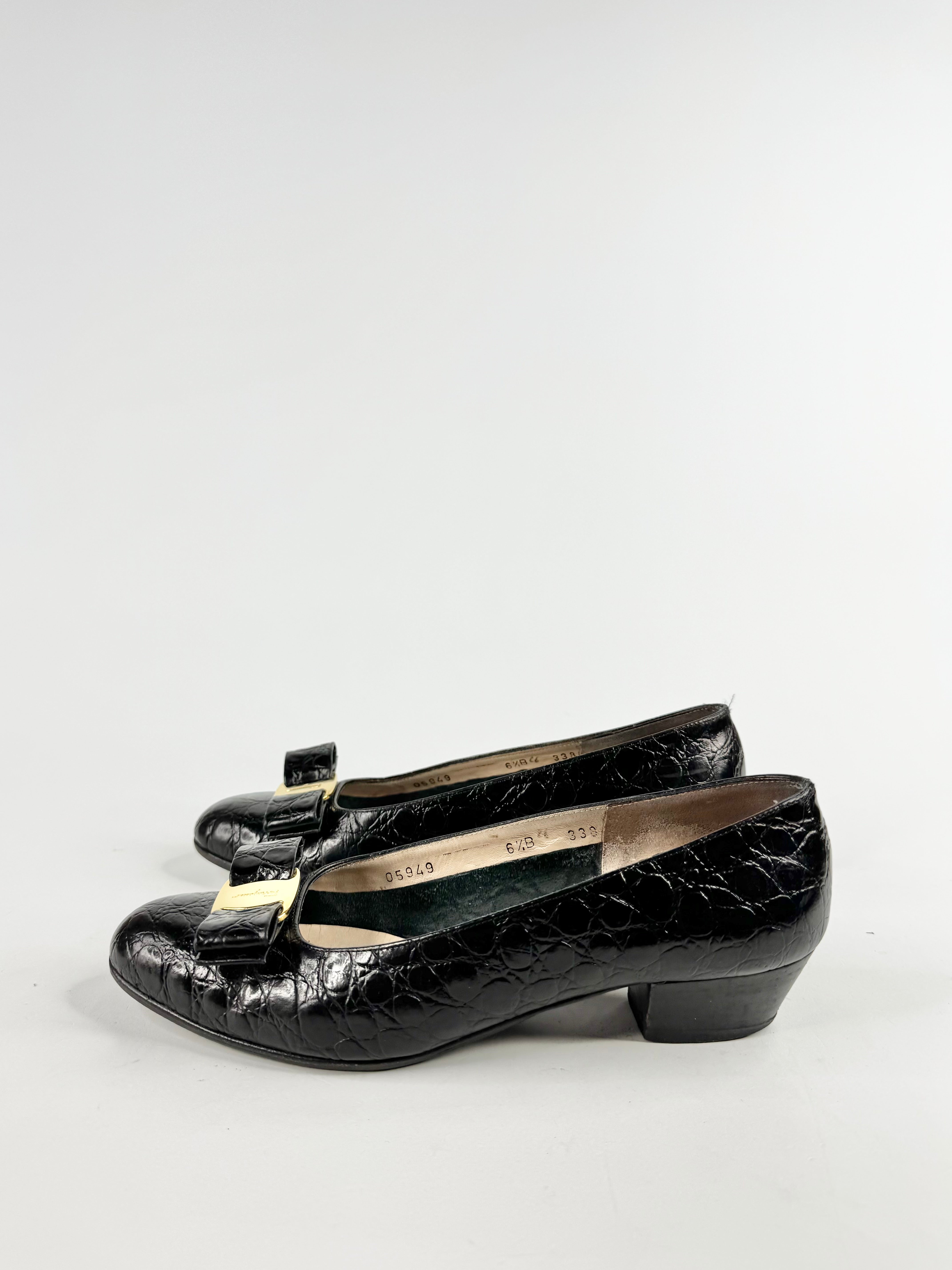 Salvatore Ferragamo Black Textured Pumps - EU37