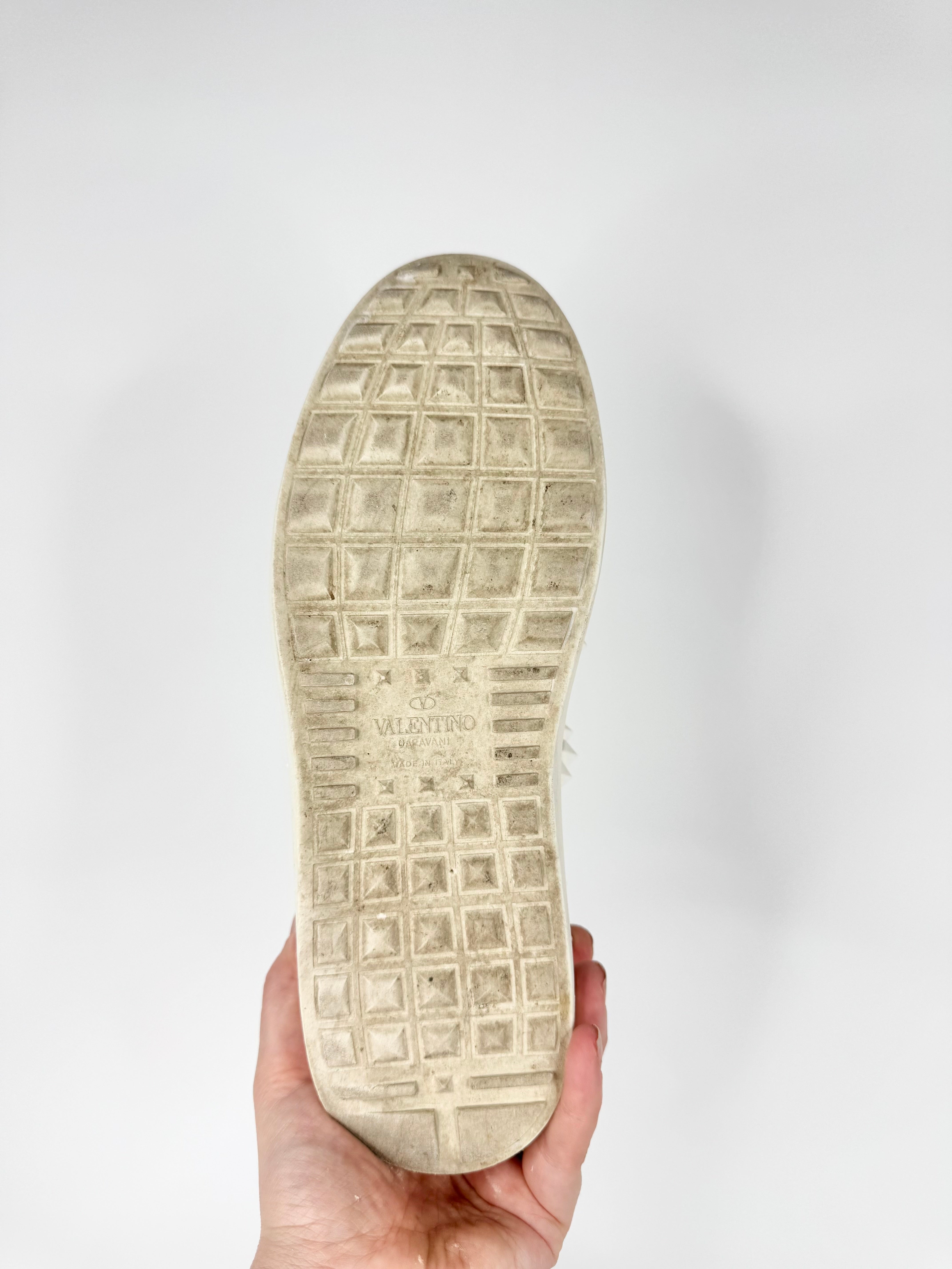 Valentino Garavani 'Rockstud Untitled' White Leather Sneakers - EU38