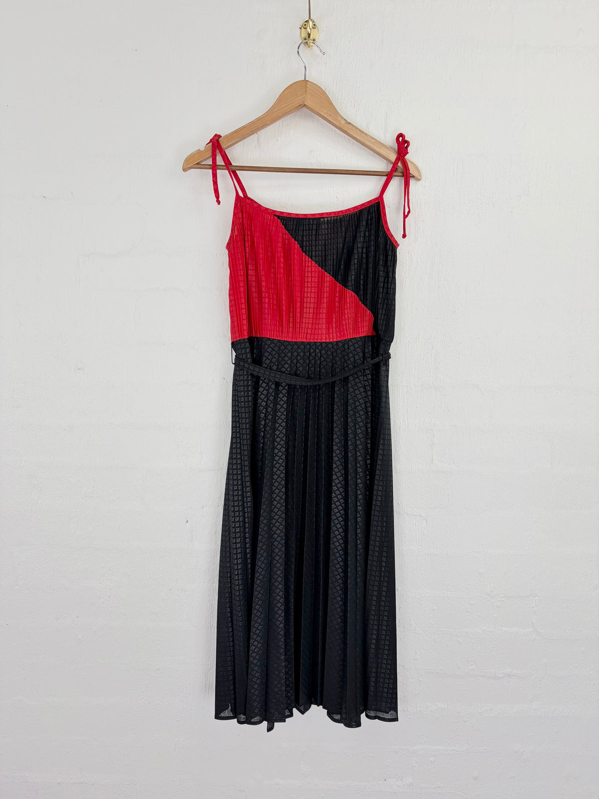 Vintage Stitches Red & Black Pleated Dress - AU12