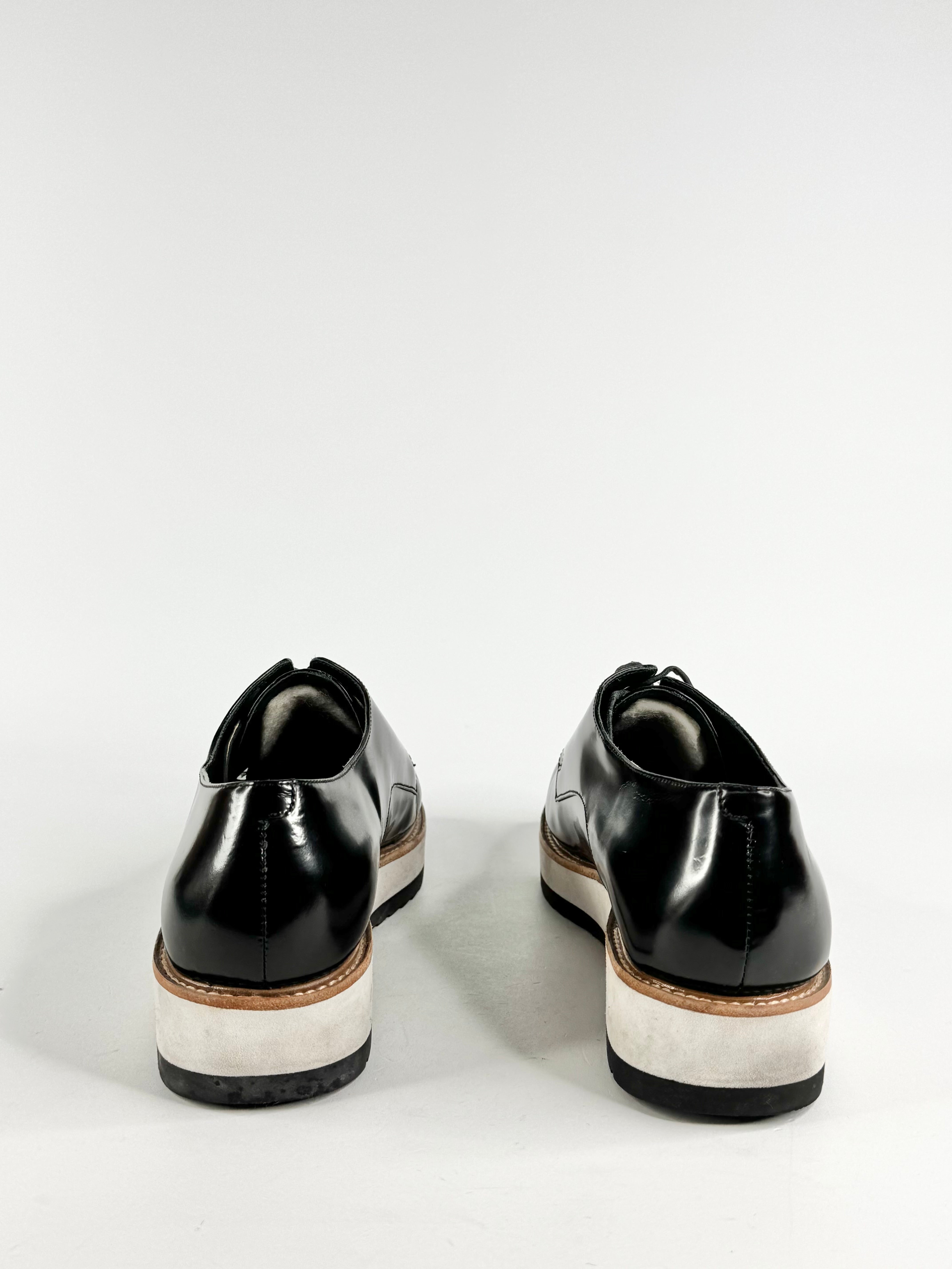 Vince Black Leather 'Reed' Lace Ups - EU38