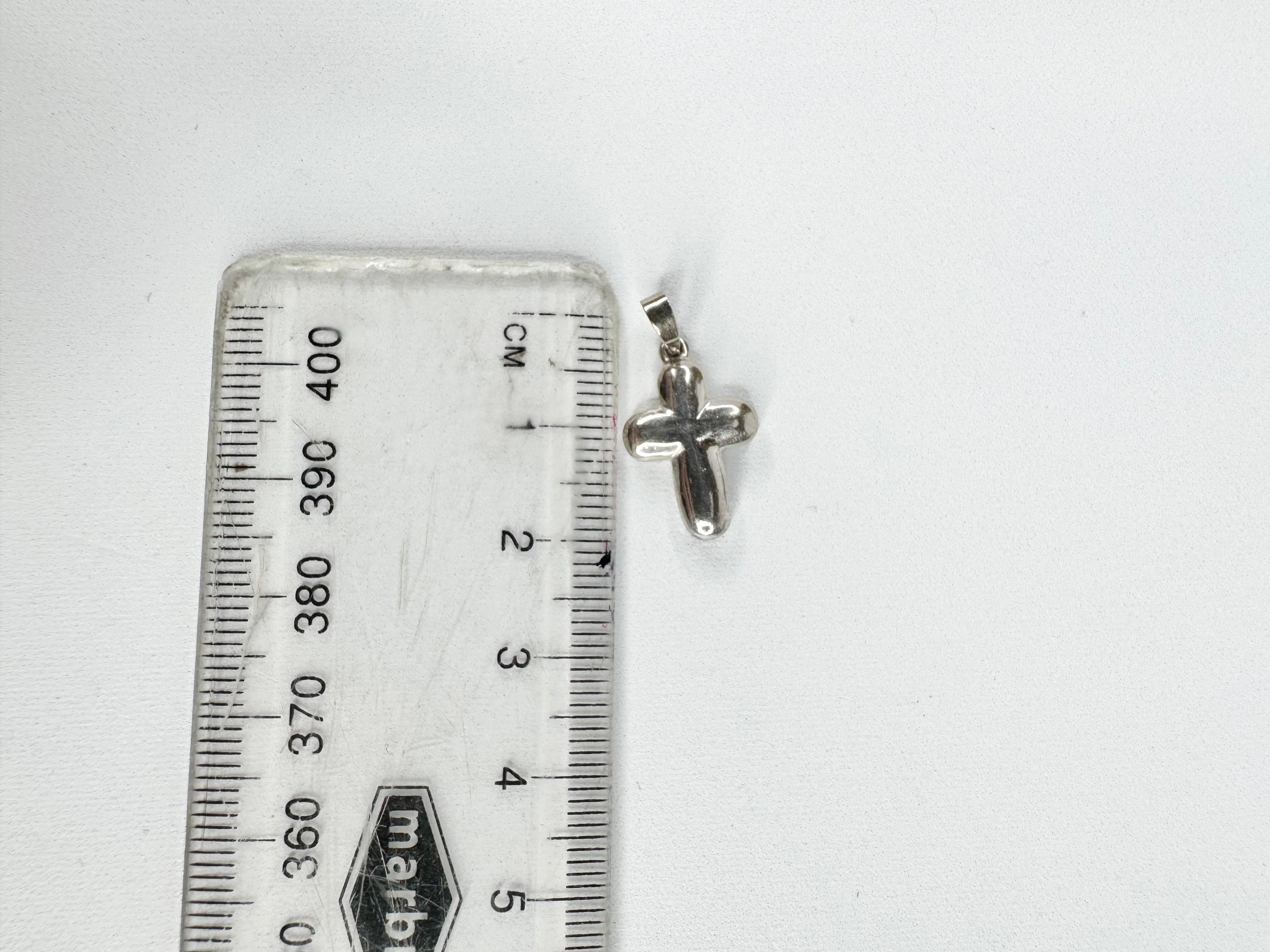 Anton 18ct White Gold Curved Cross