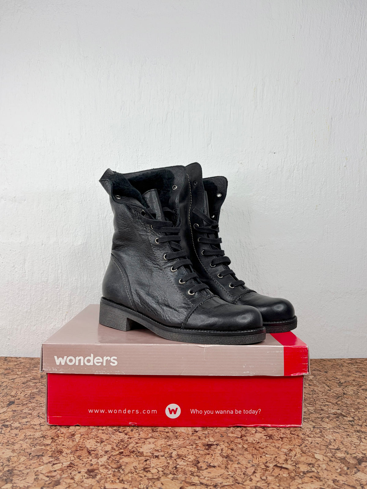 Wonders Black Fleece Lined Boots - EU38