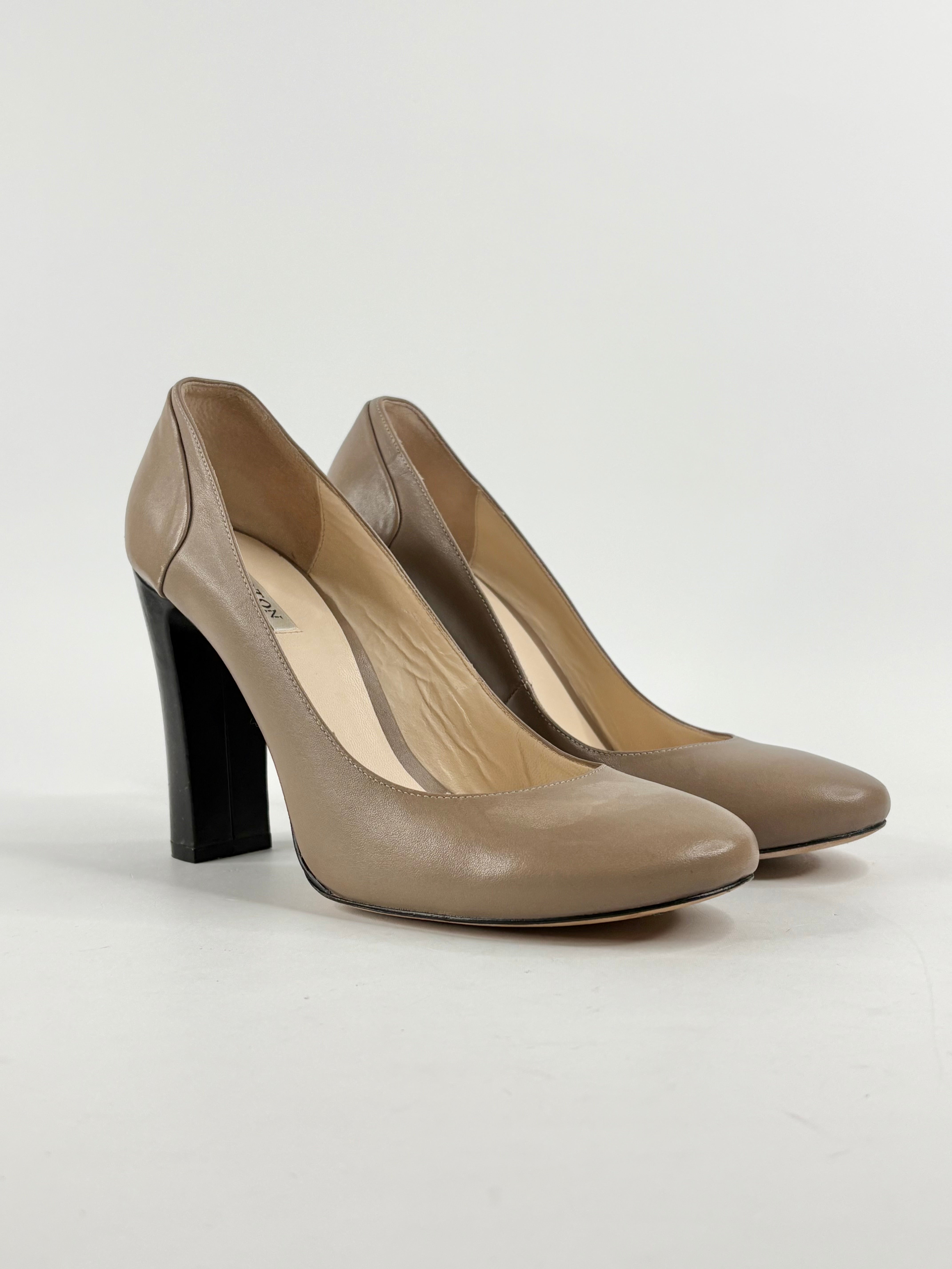 Oroton Taupe Smooth Leather Pumps - EU40