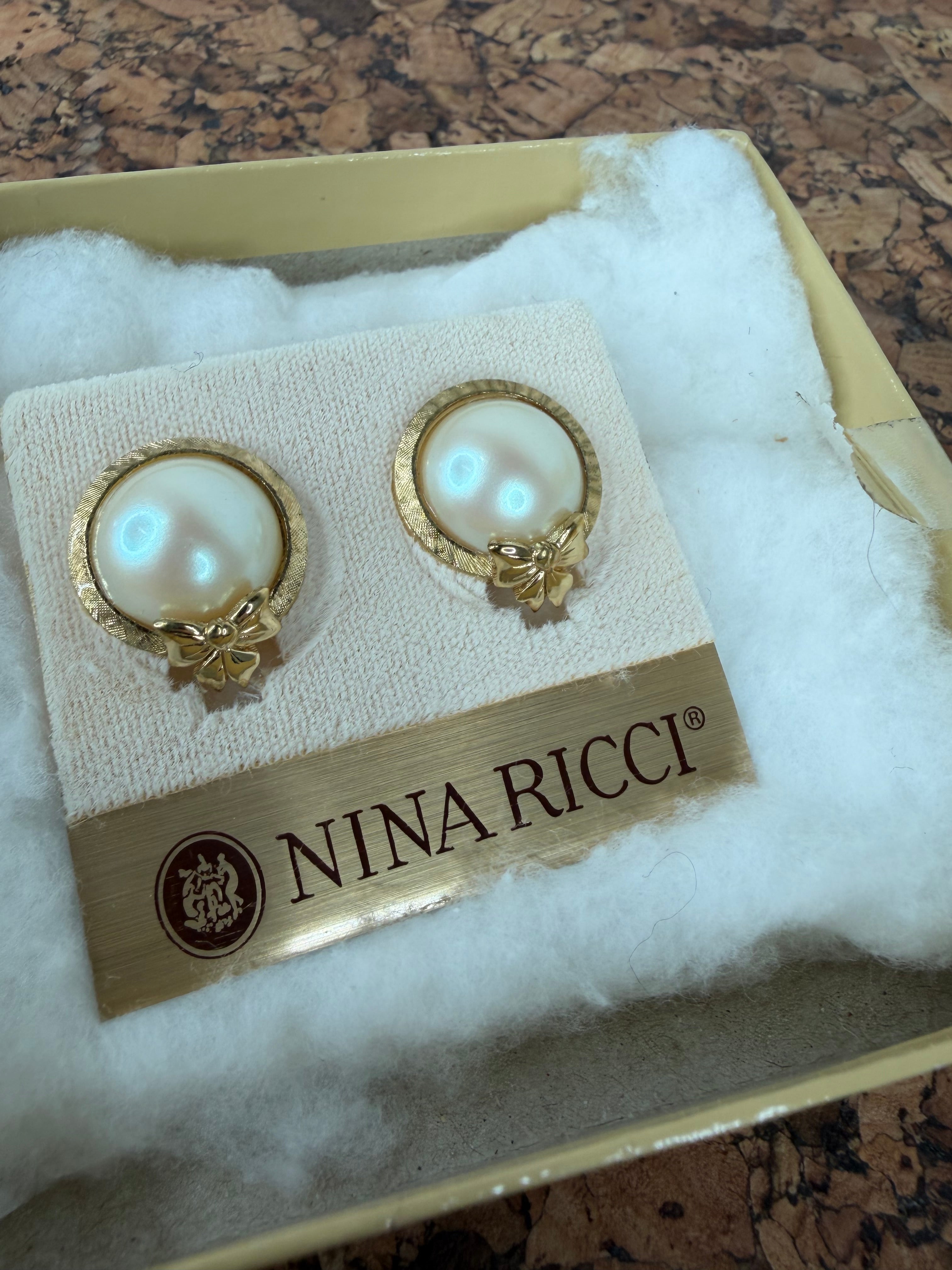 Vintage Nina Ricci Gold Tone Jewellery Set