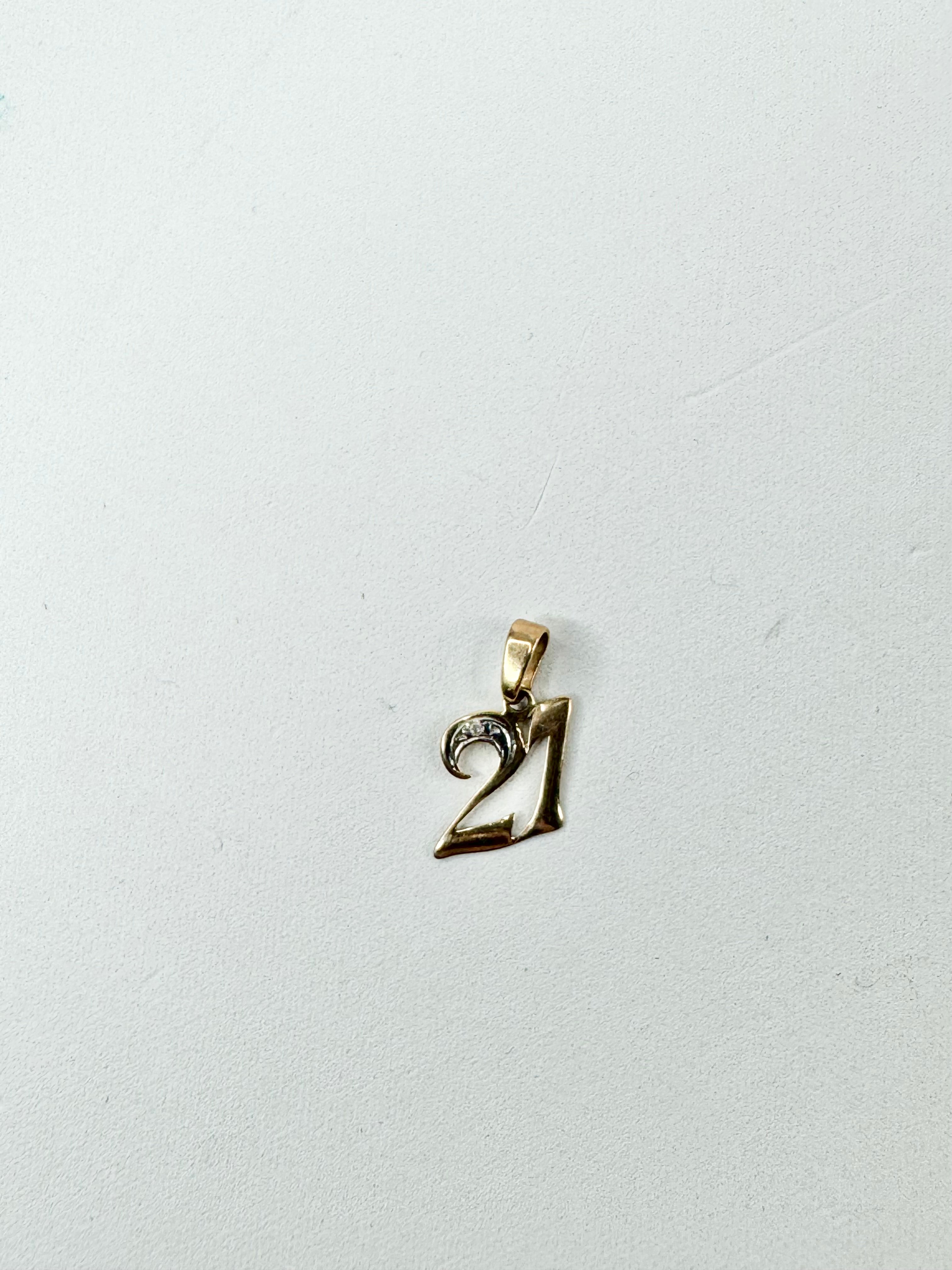9ct Gold & Diamond '21' Charm
