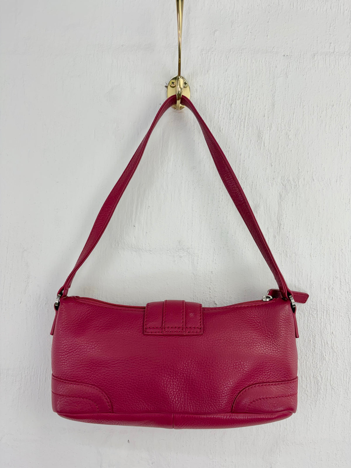 Oroton Fuchsia Leather Baguette