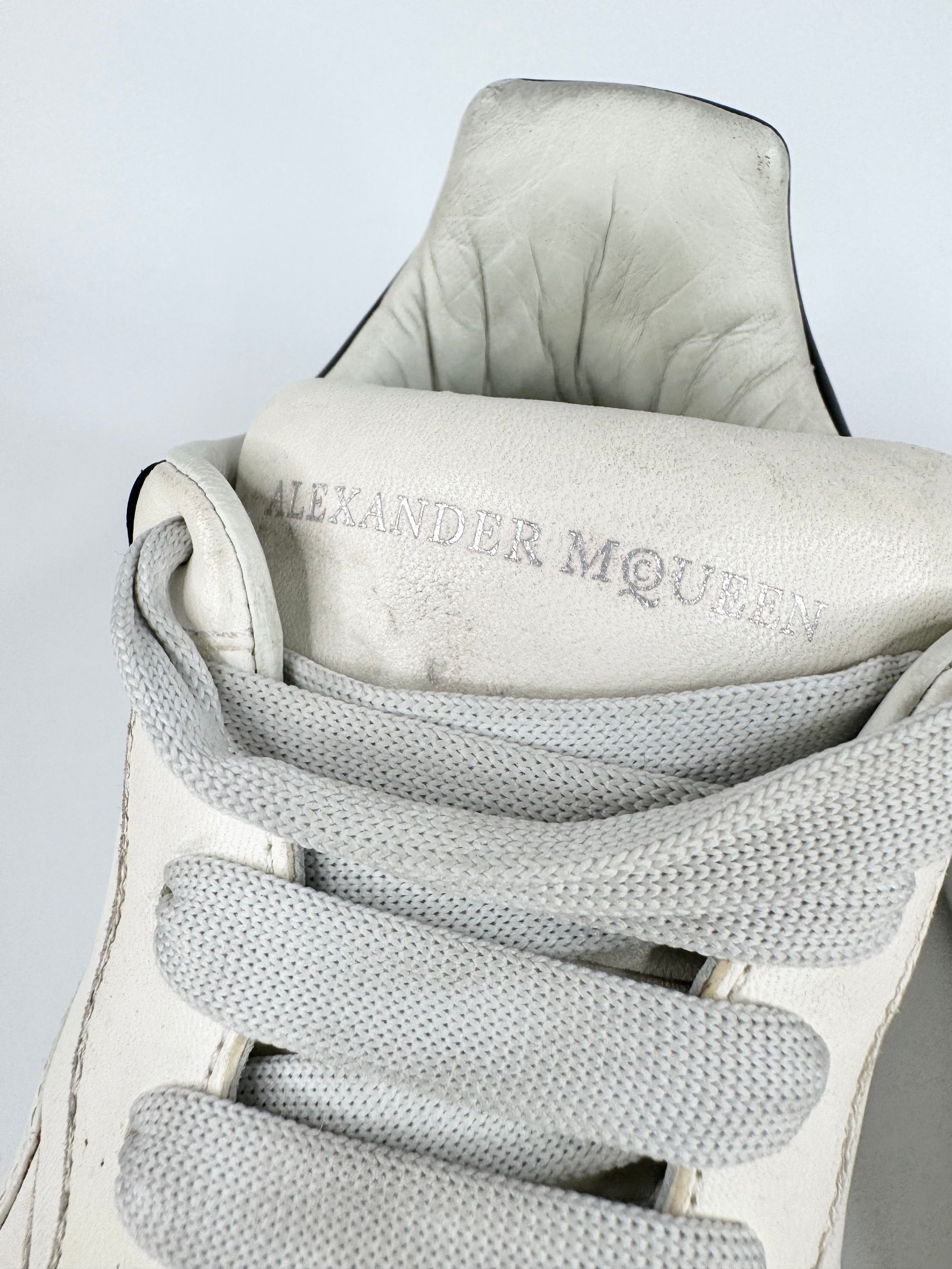 Alexander McQueen White & Black Oversized Sneakers - EU42.5