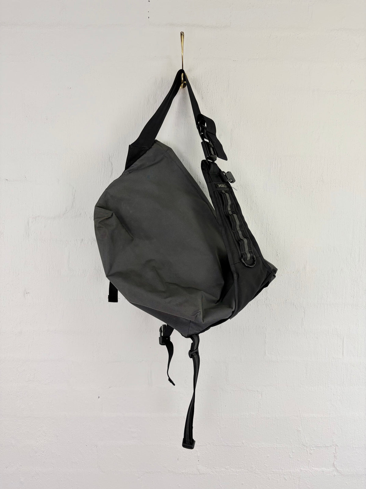 Chrome 24L Grey 'Citizen' Messenger Bag