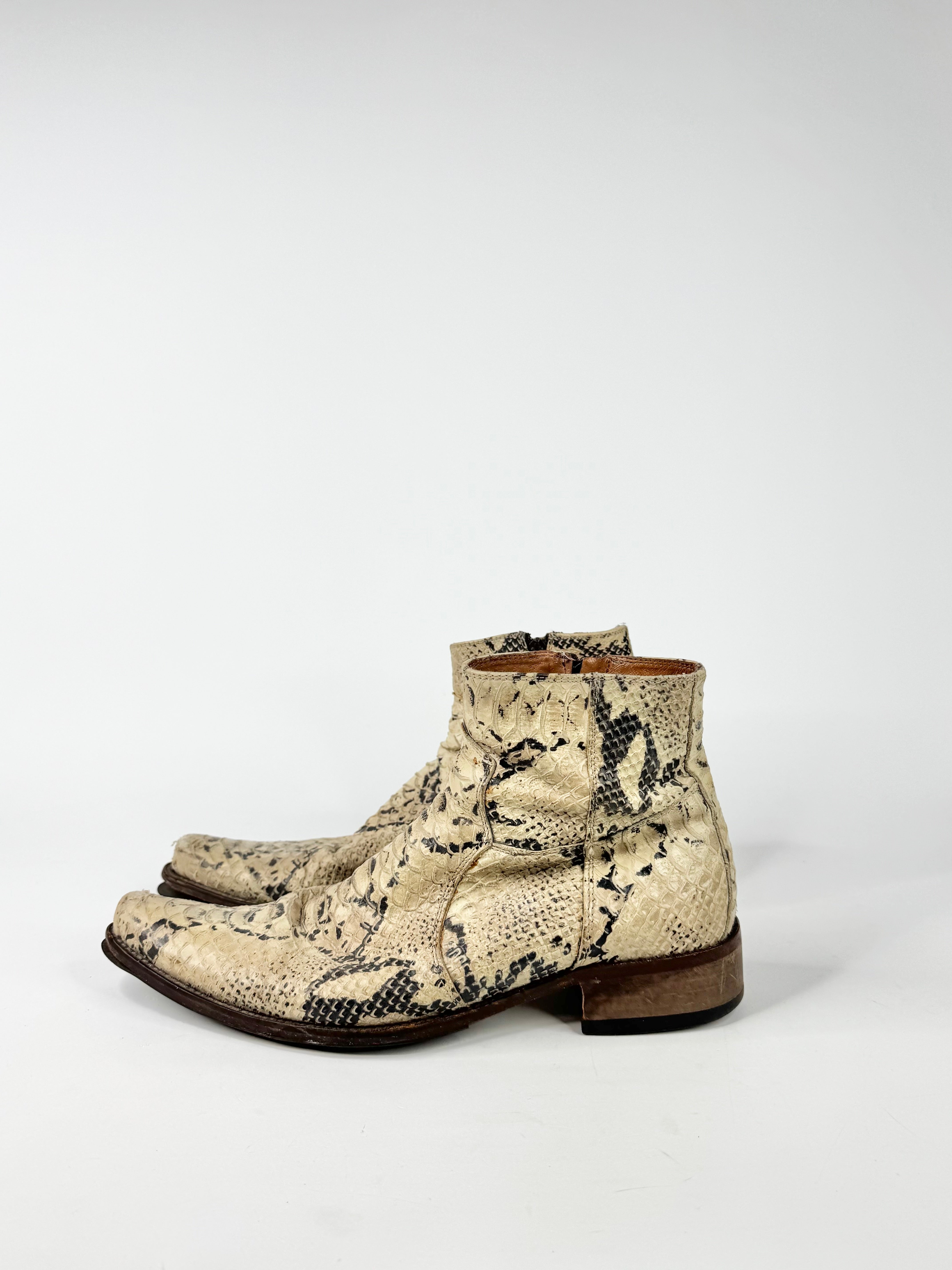 MFW Vintage Grey Snake Embossed Leather Pointed Toe Boots - EU42