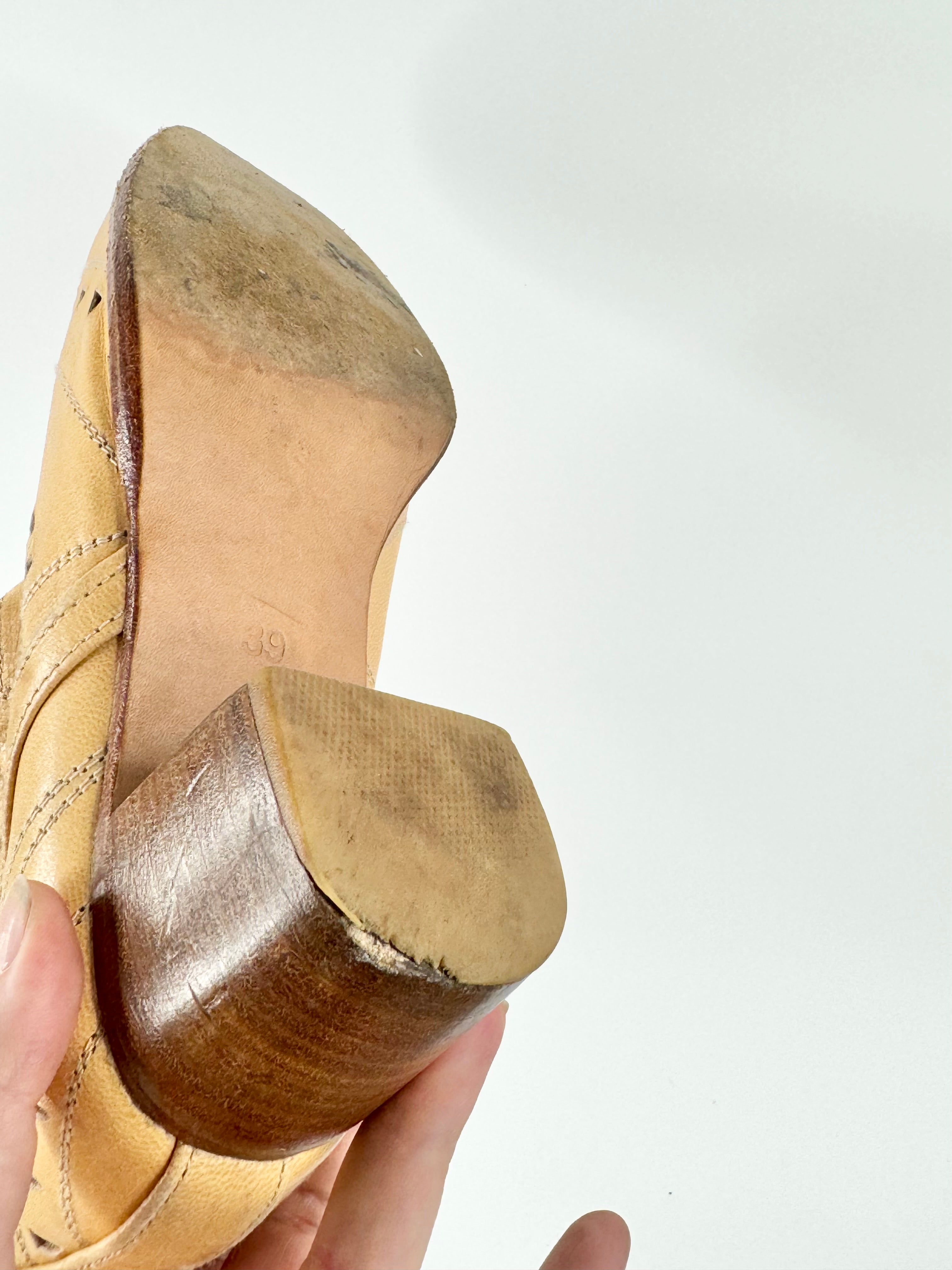 Jfahri Mustard Yellow 'Nic Cut' Boots - EU38