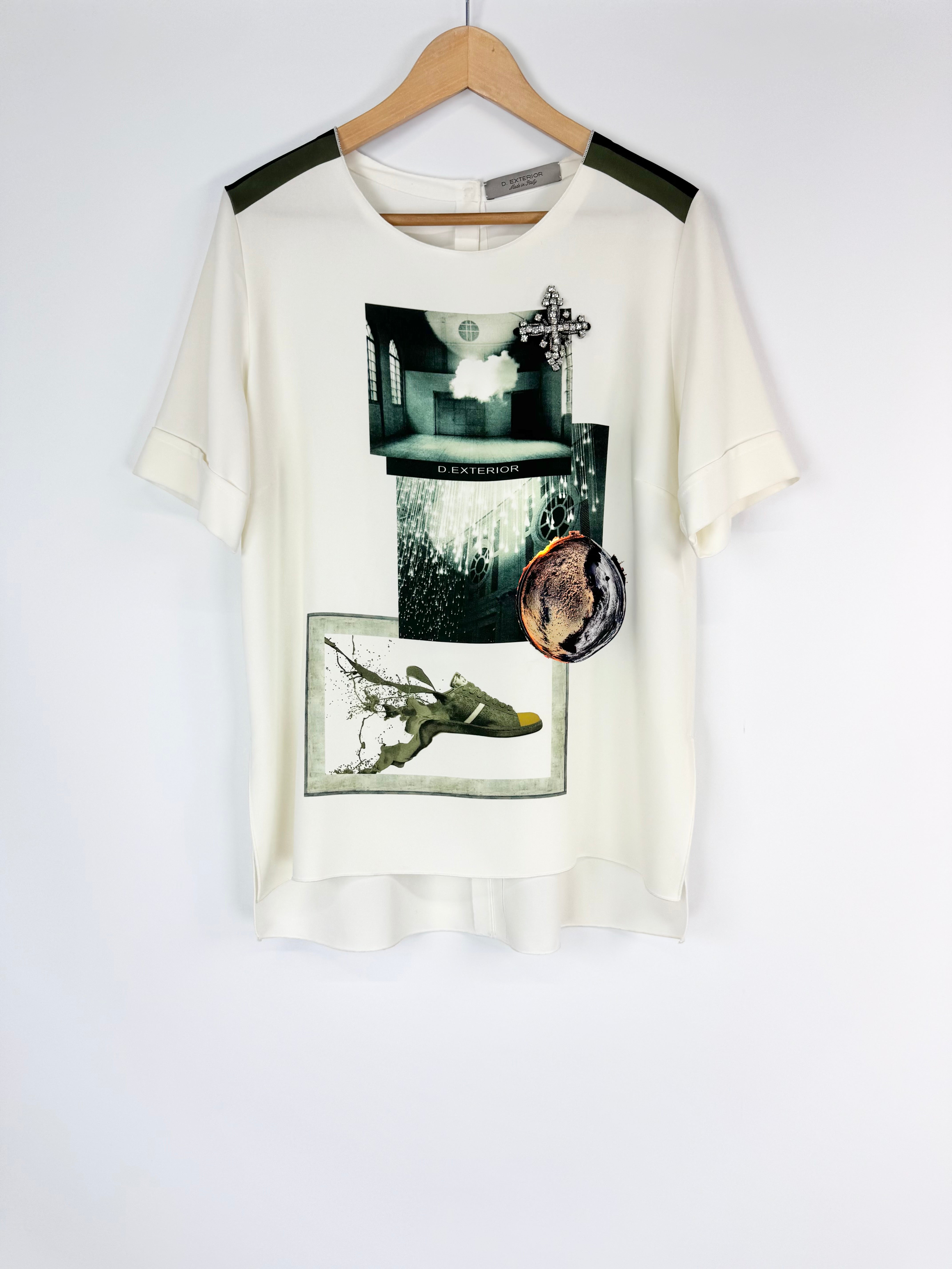 D. Exterior Graphic Print Bejewelled T-Shirt - AU12